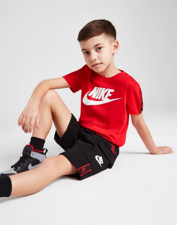 Nike Tape T-Shirt/Cargo Shorts Set Children em Vermelho