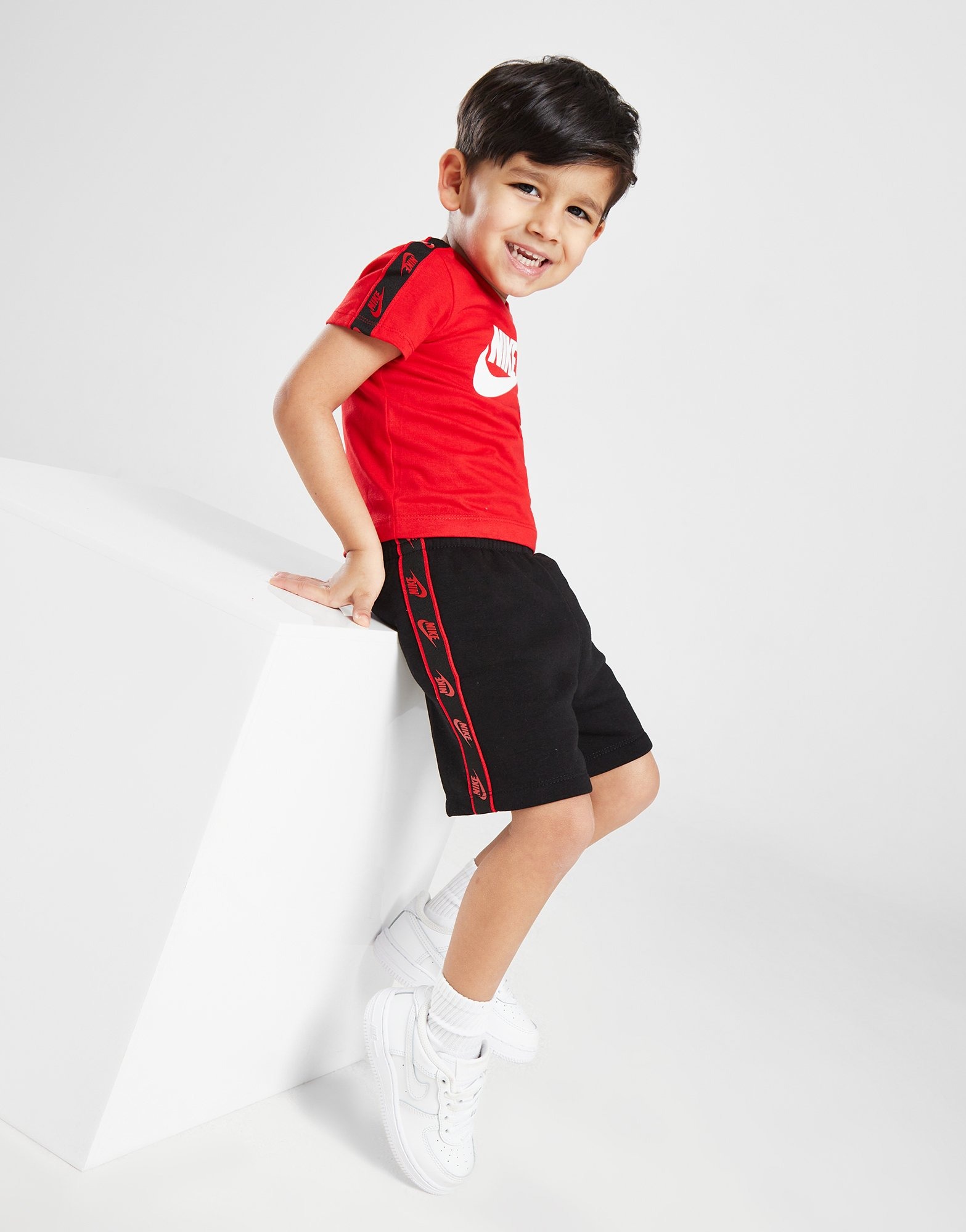 Nike Tape TShirt/CargoShorts Set Babys Rot JD Sports Deutschland
