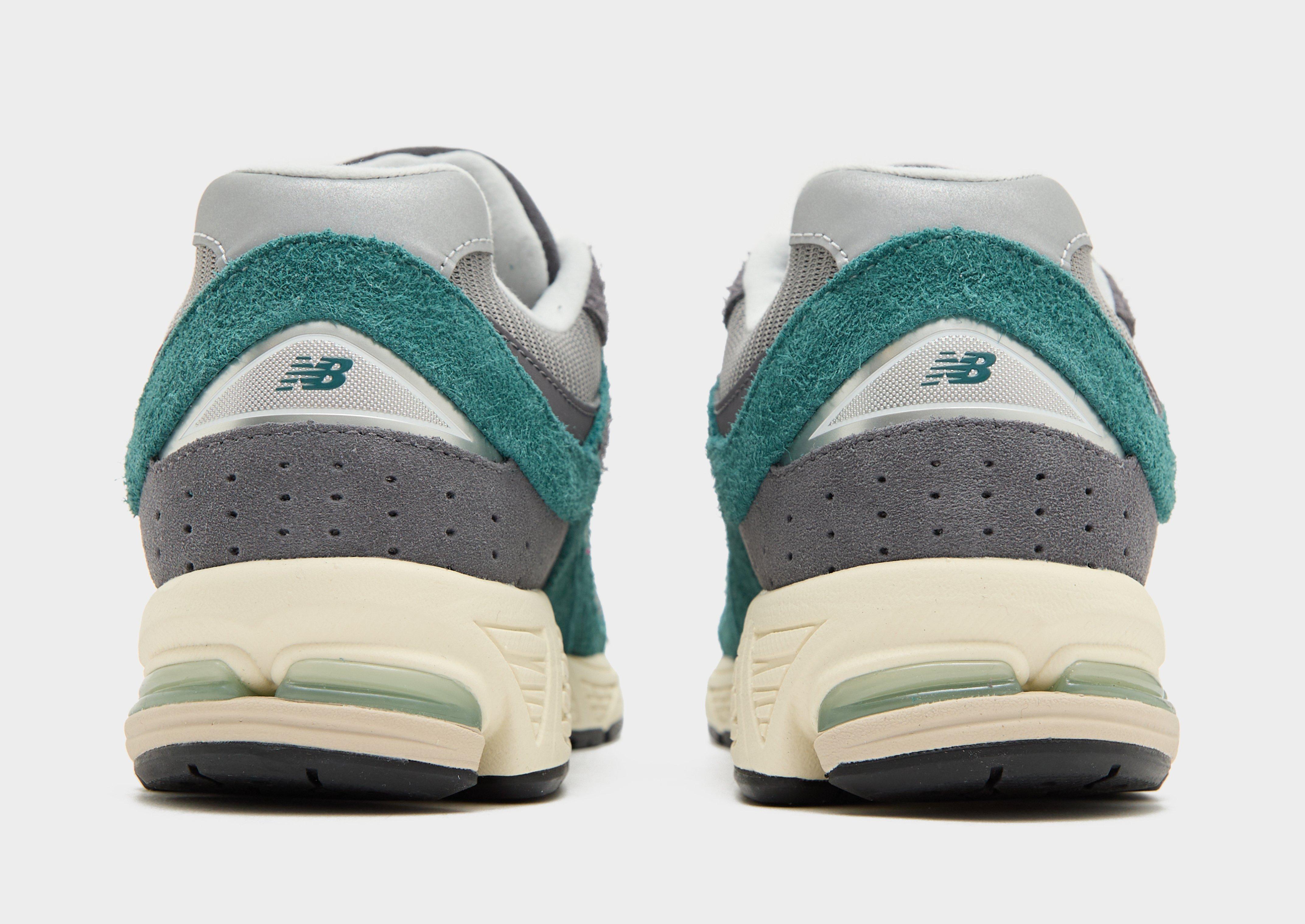 New Balance 2002R