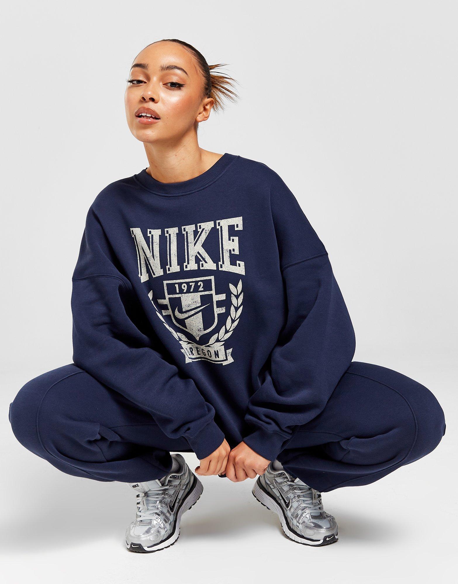 Nike crew neck online navy blue