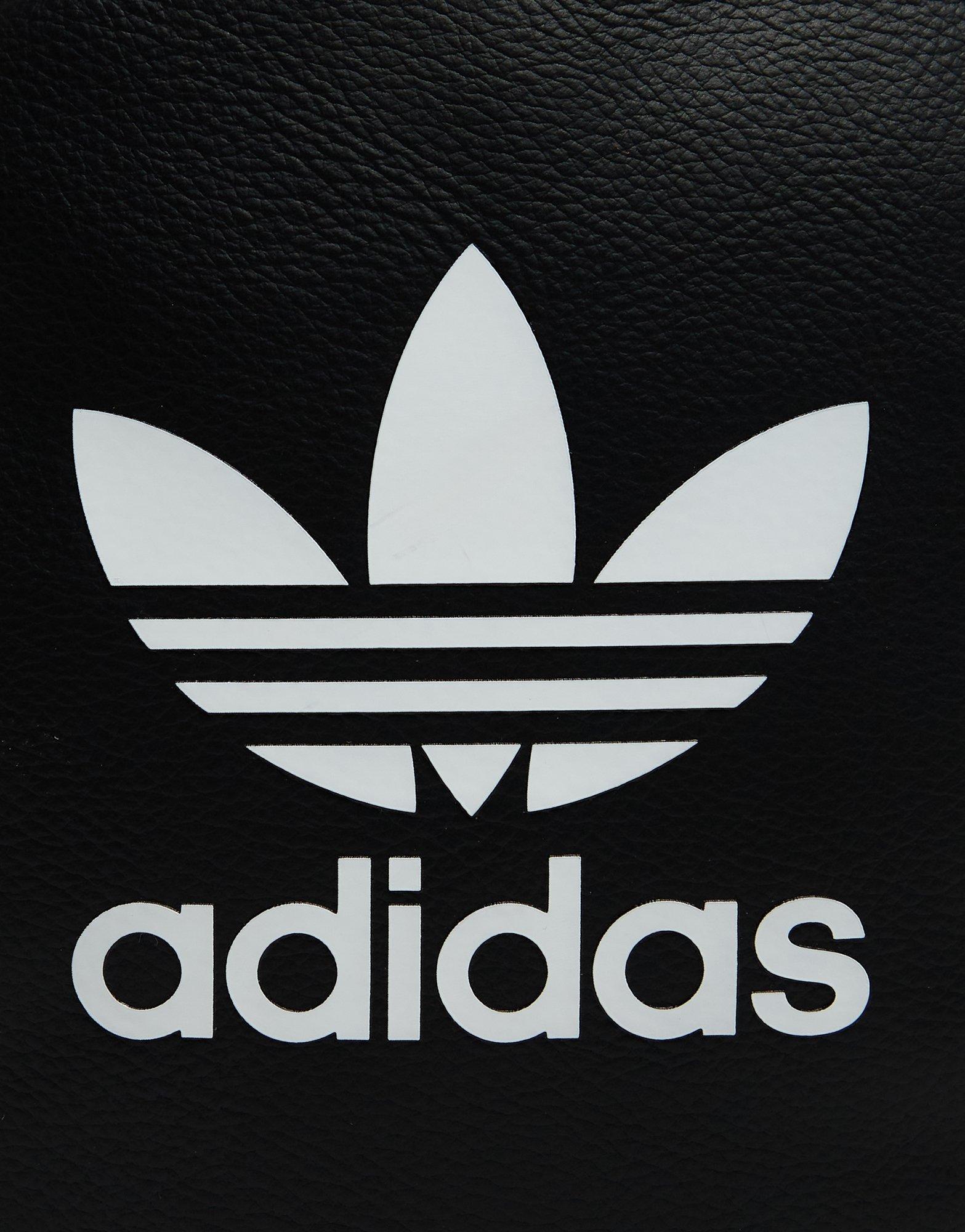 adidas Originals Adicolor Classic Round Bag