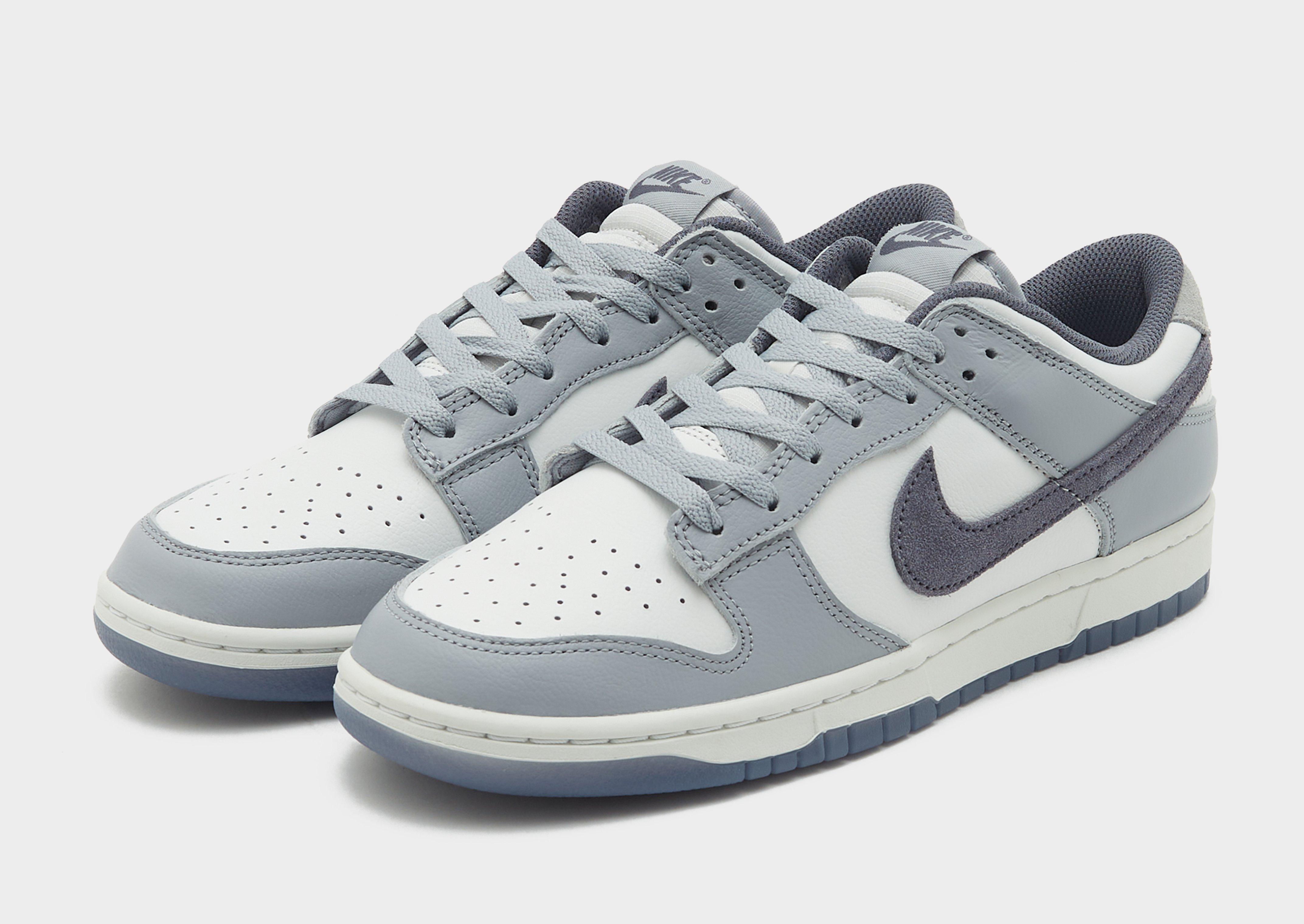white nike dunks