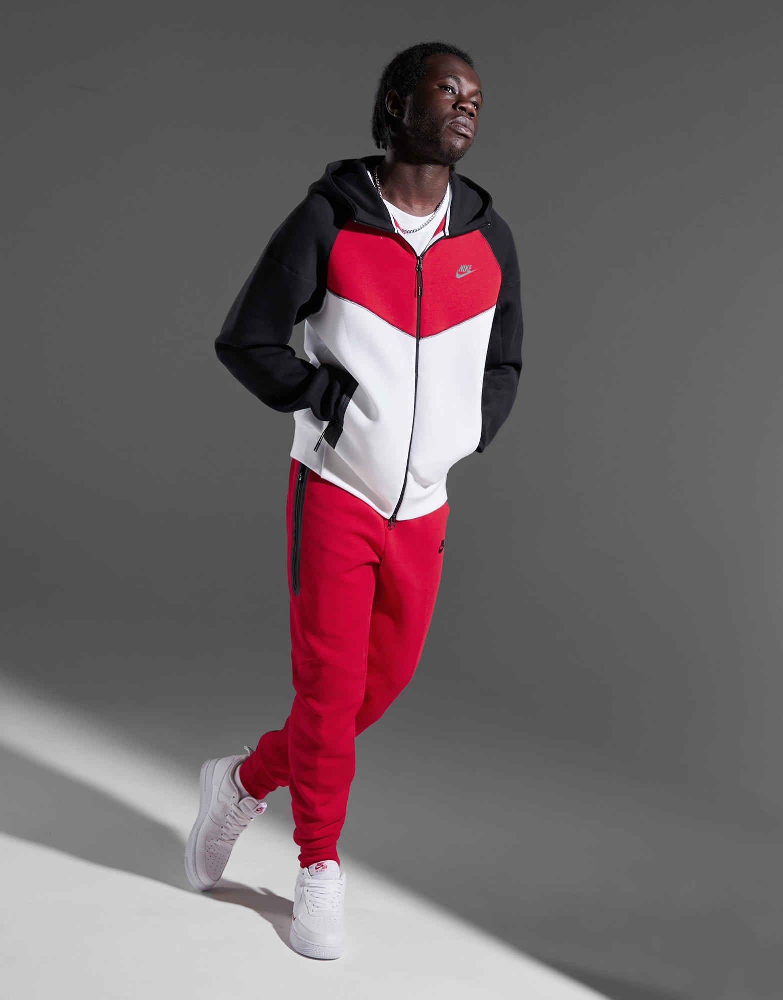 Red and white online nike tech