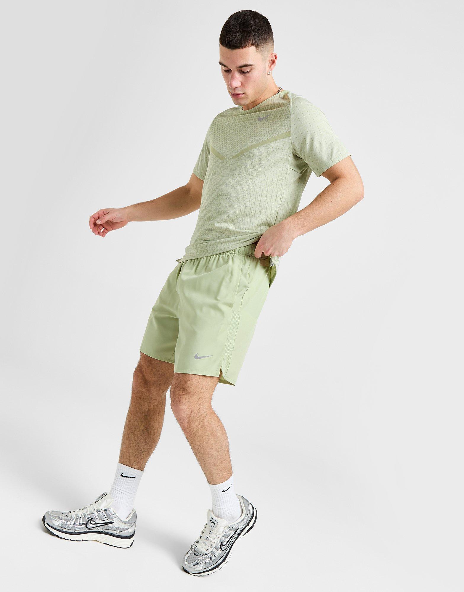 Nike Challenger 7" Shorts