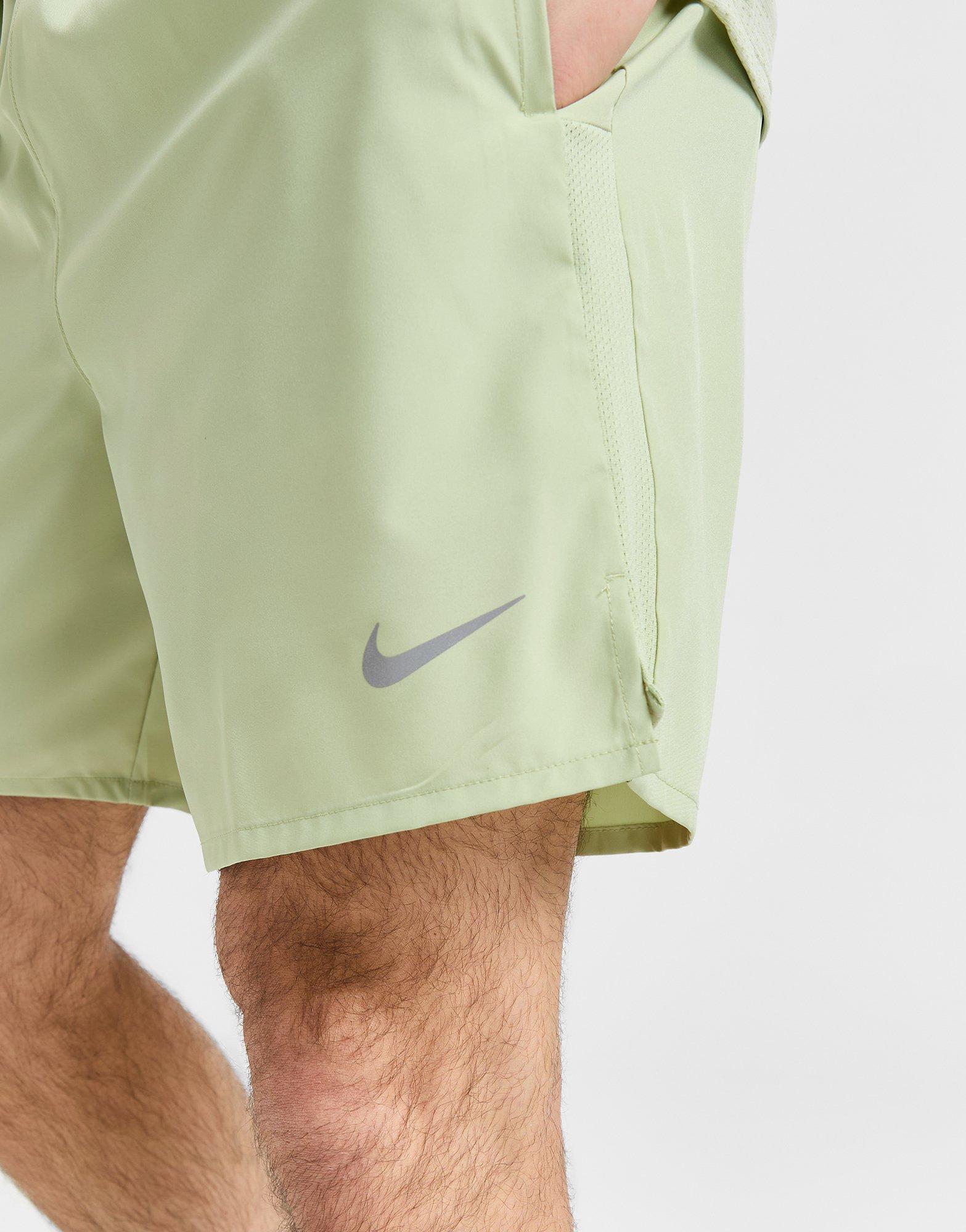 Nike Challenger 7" Shorts