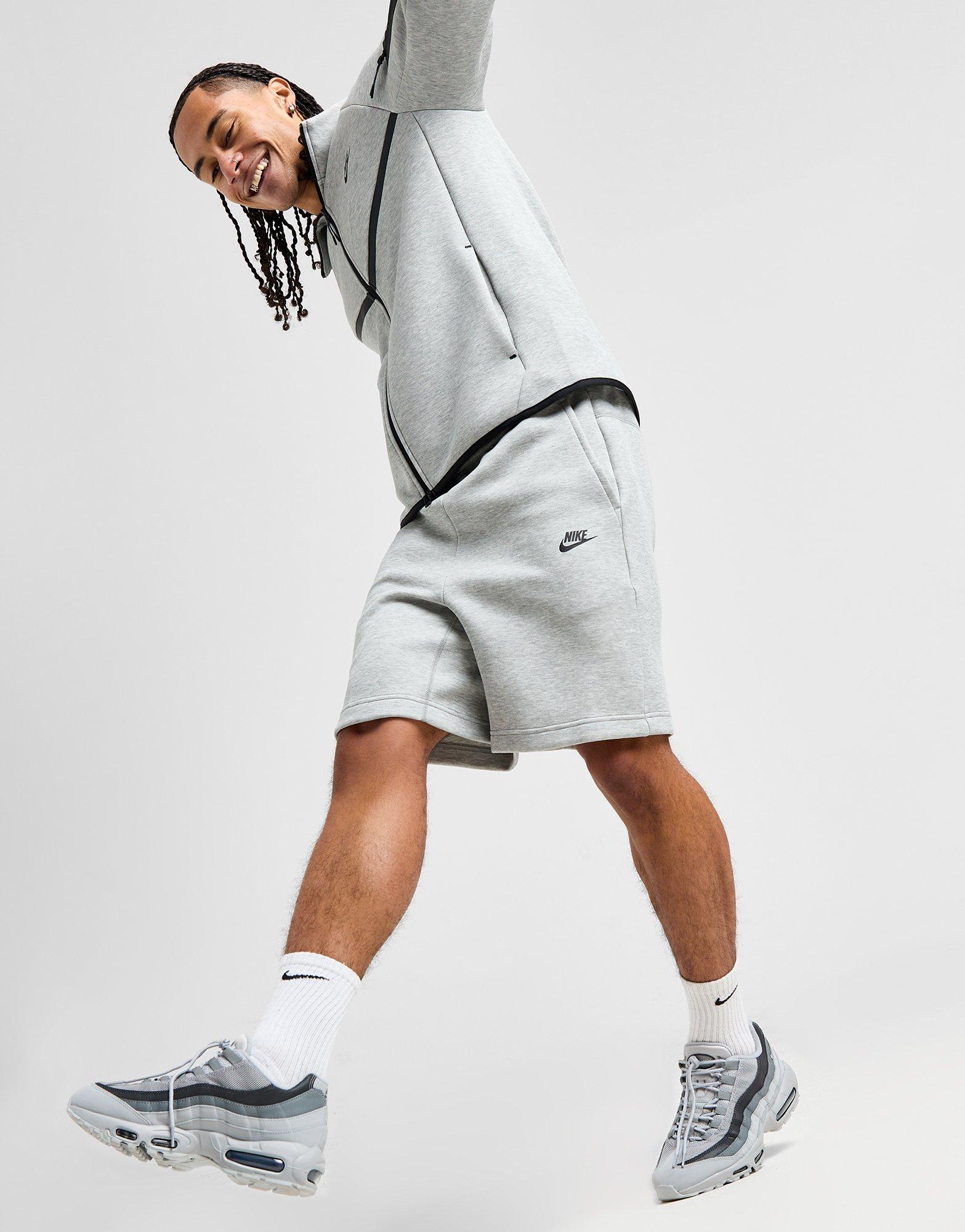 Nike TECH SHORT