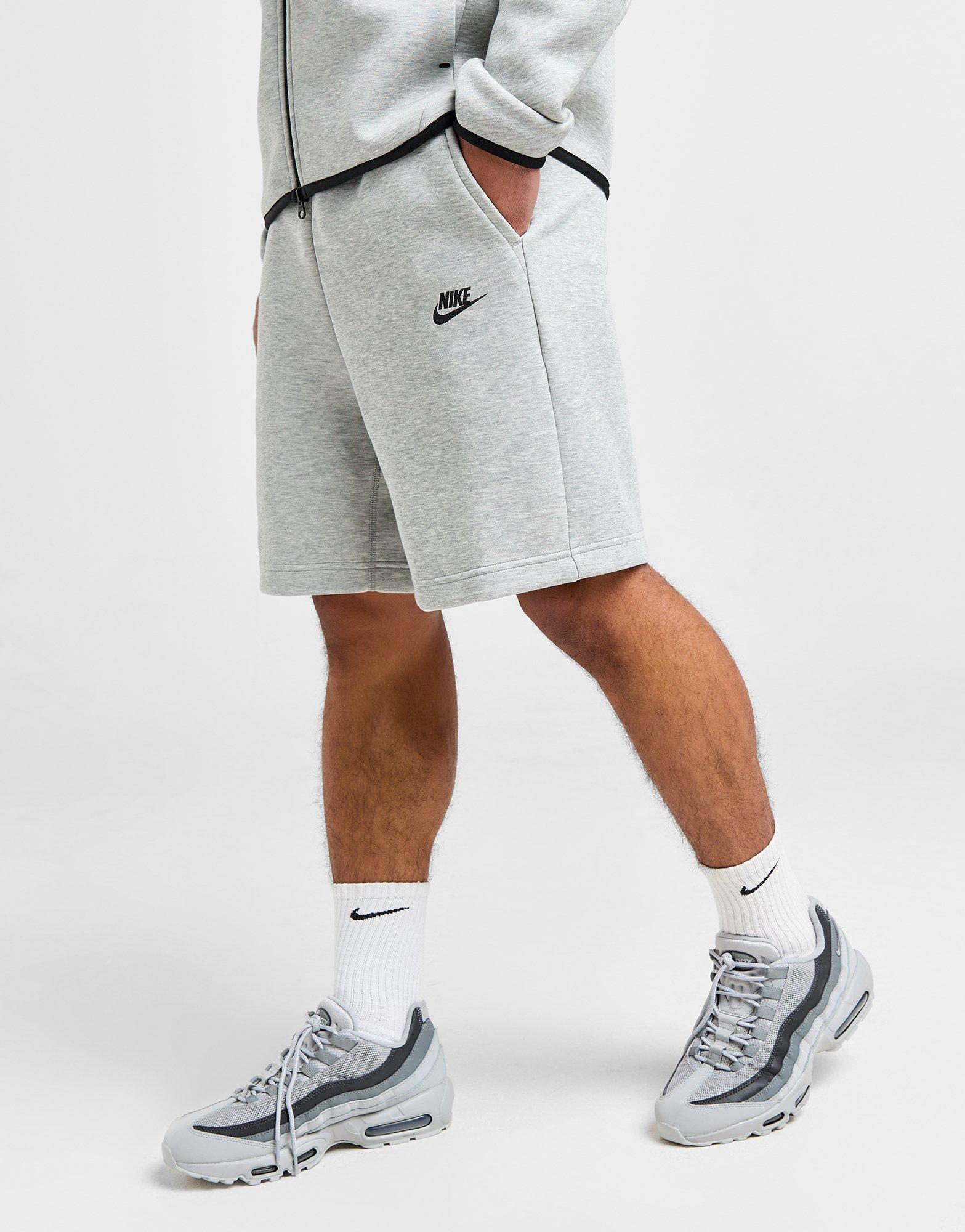 Nike TECH SHORT