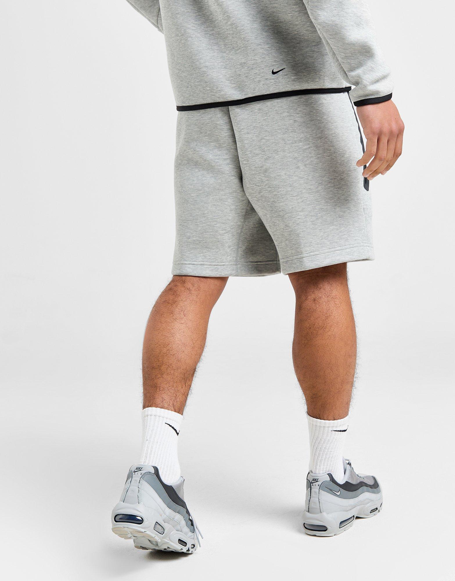 Nike TECH SHORT