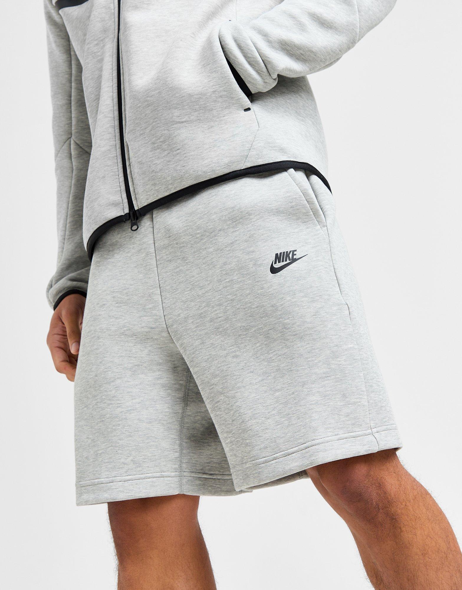 Nike TECH SHORT