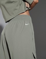 Nike Geweven cargobroek voor dames Sportswear