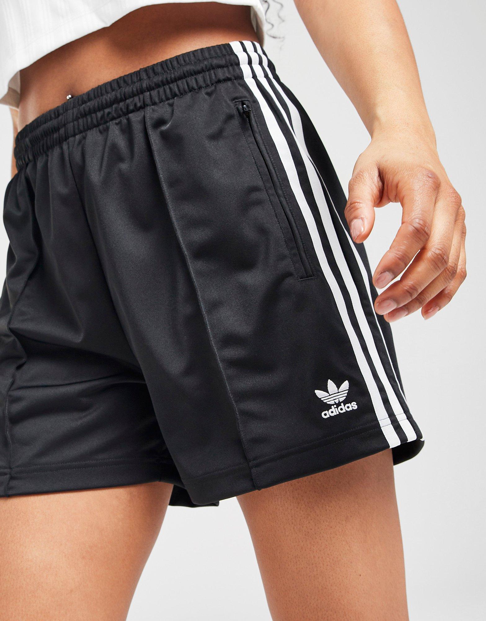 【ADIDAS ORIGINALS】★FIREBIRD SHORTS★正規品★海外人気★ Shorts adidas Originals Firebird Shorts IN6282 | FLEXDOG