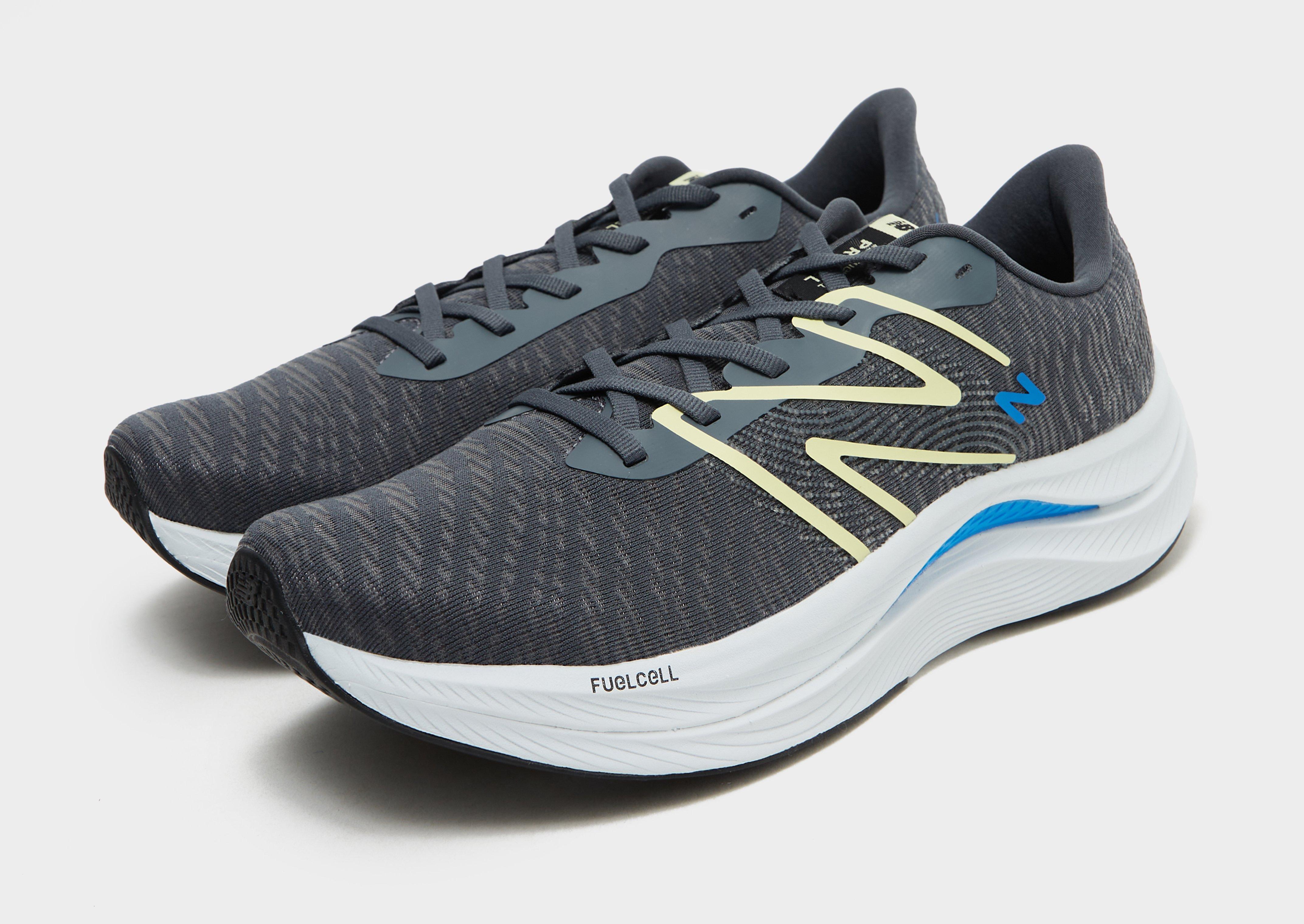 New Balance FuelCell Propel v4