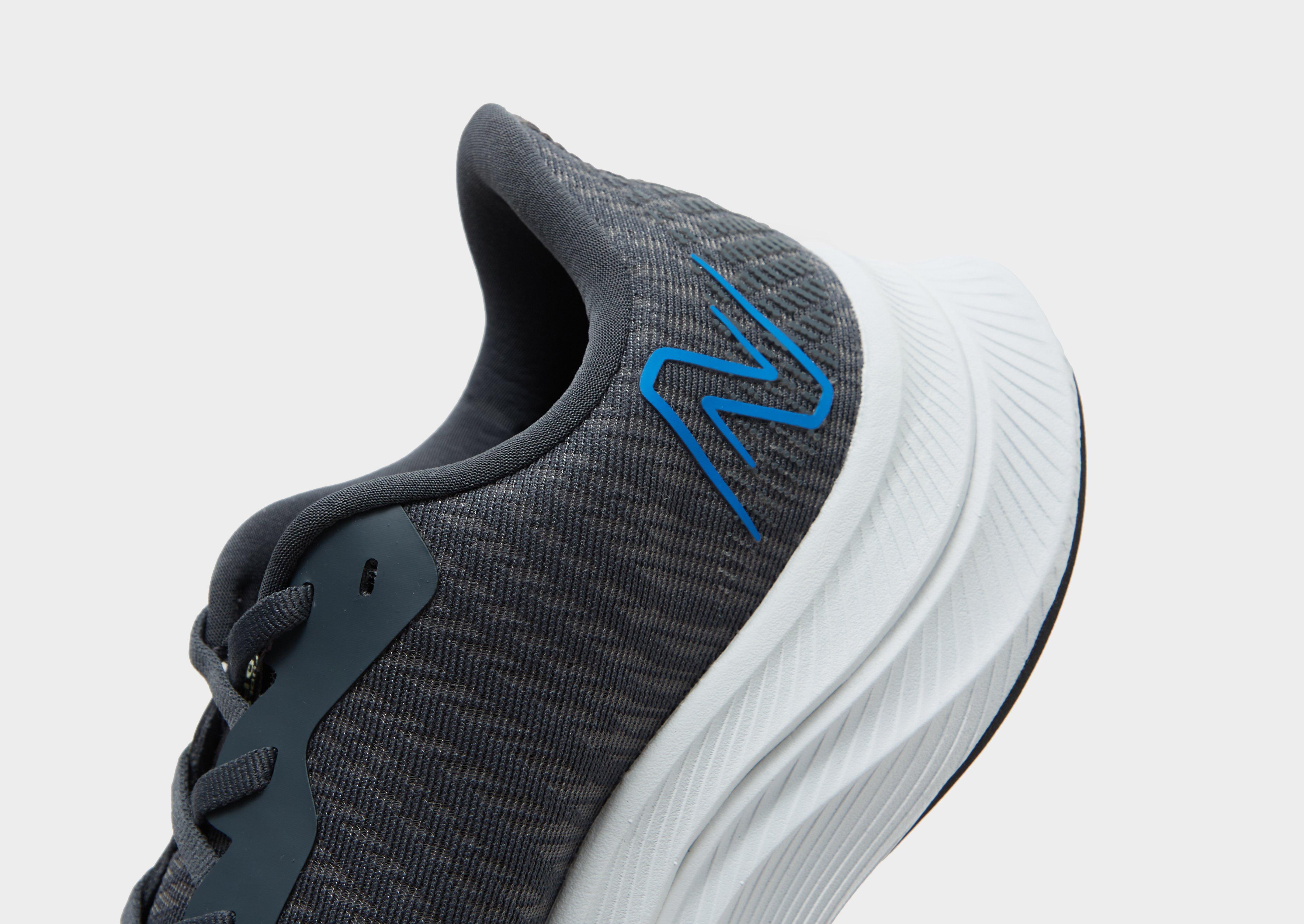 New Balance FuelCell Propel v4