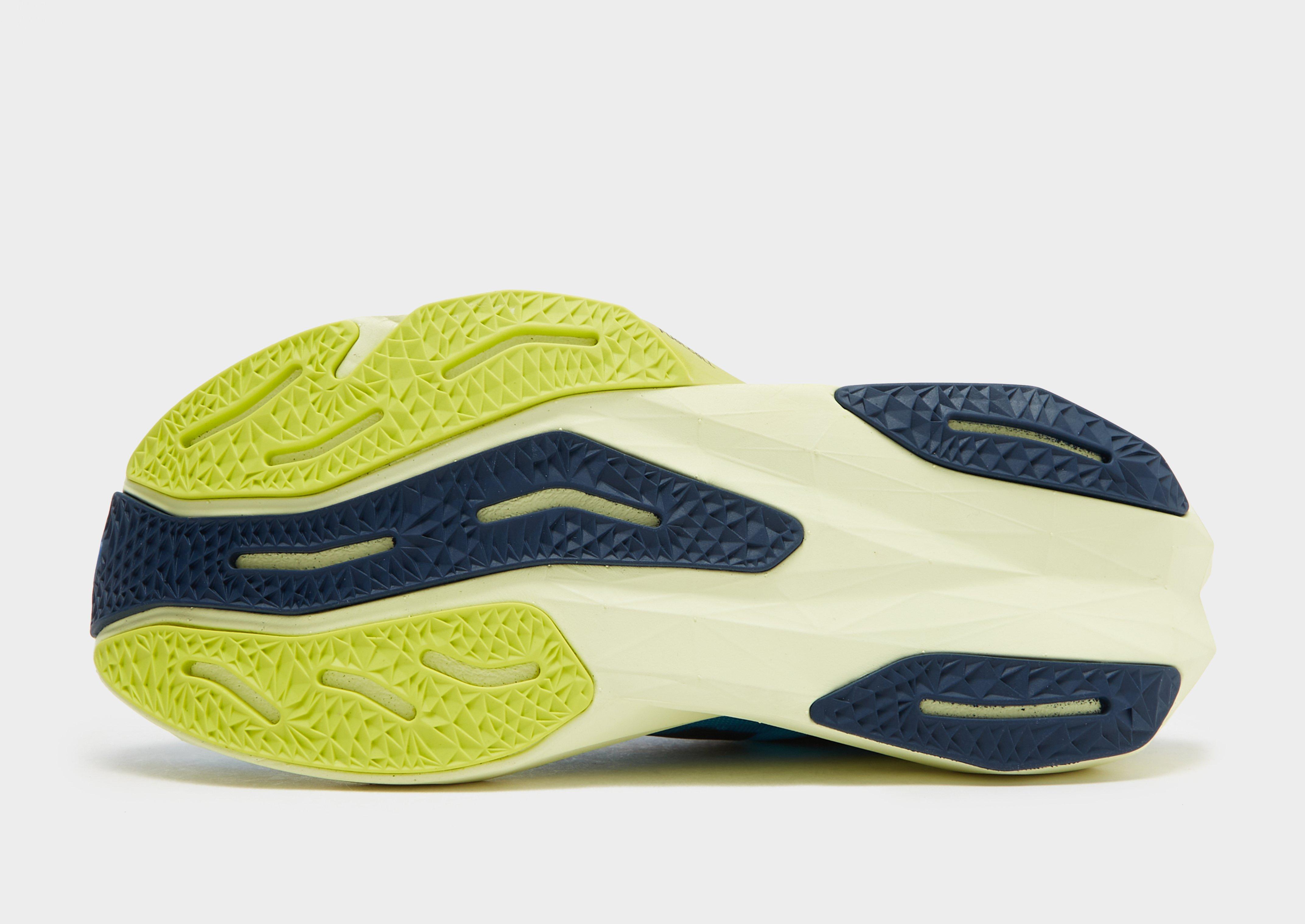 New Balance FuelCell Rebel v4