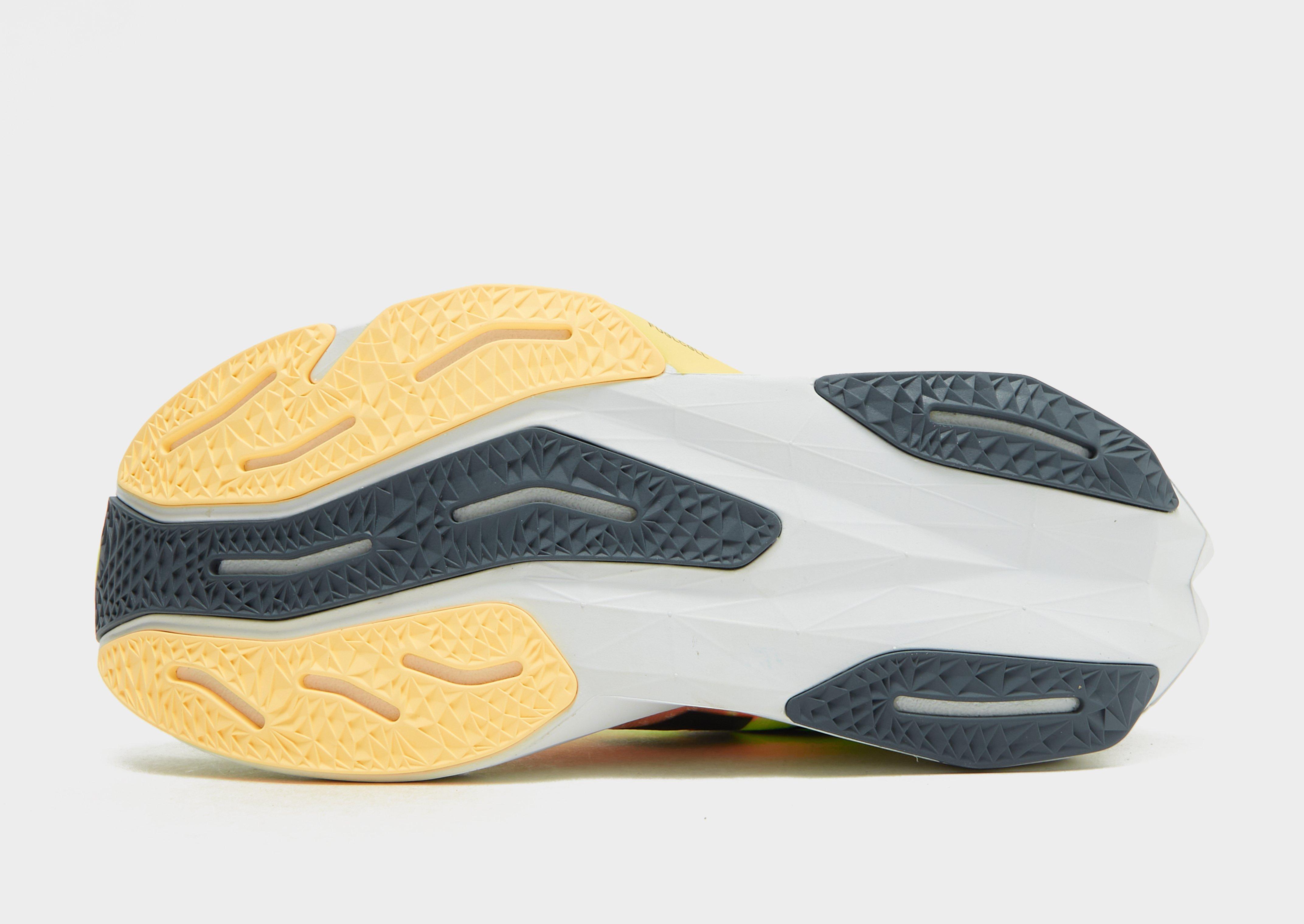 New Balance FuelCell Rebel v4