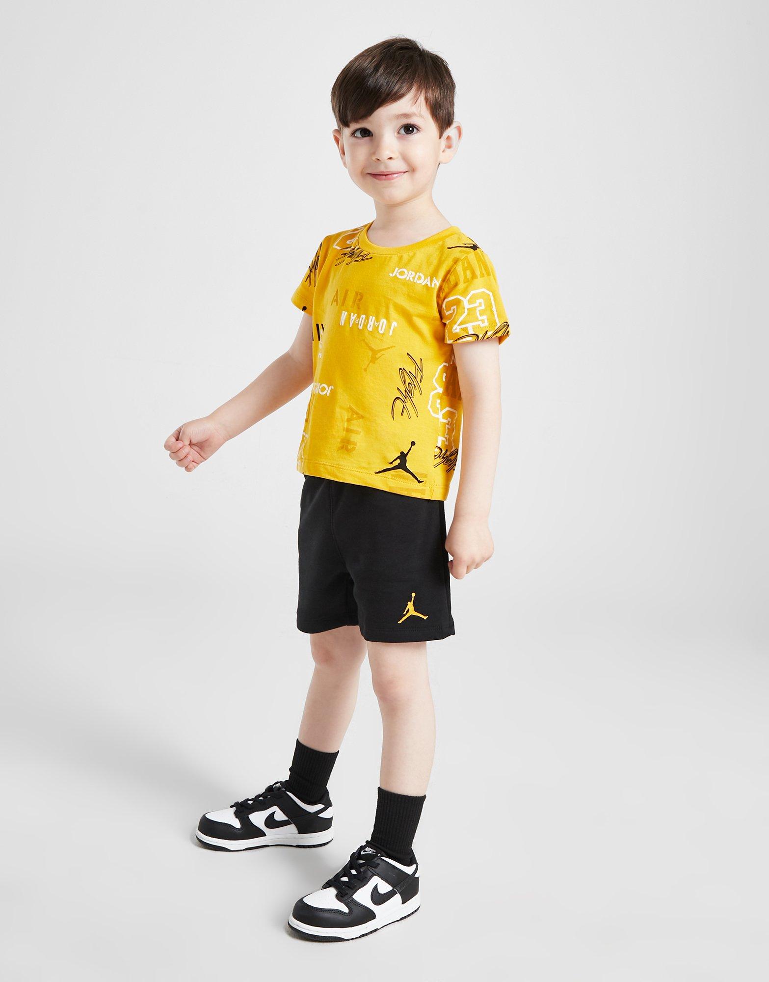 Jordan Completo Maglia Pantaloncini All Over Print Neonati in Giallo JD Sports