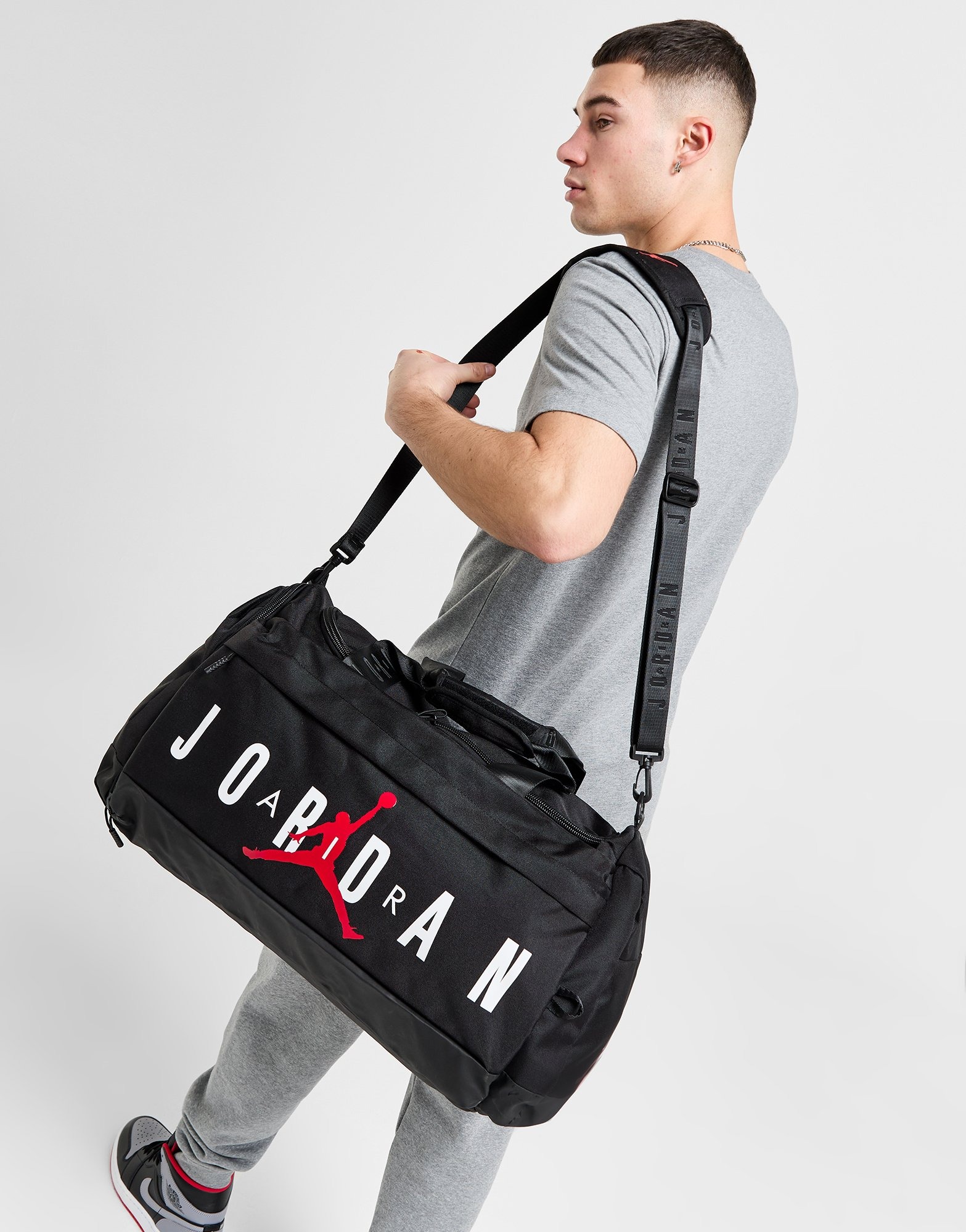 nike air jordan duffle bag