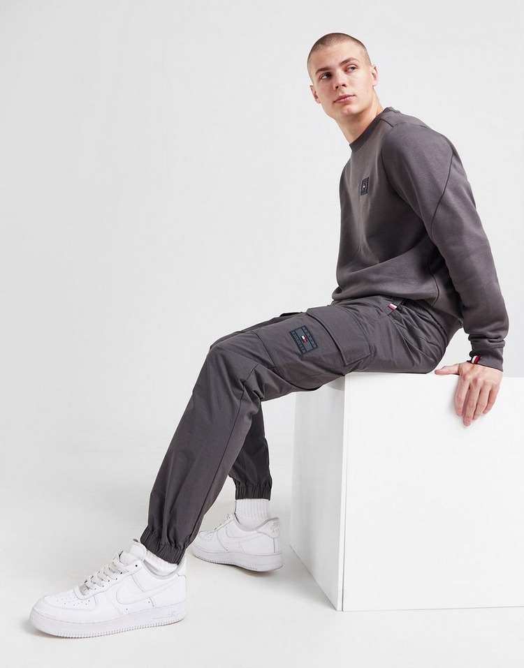 Tommy Hilfiger Cargo Pants in Grigio | JD Sports