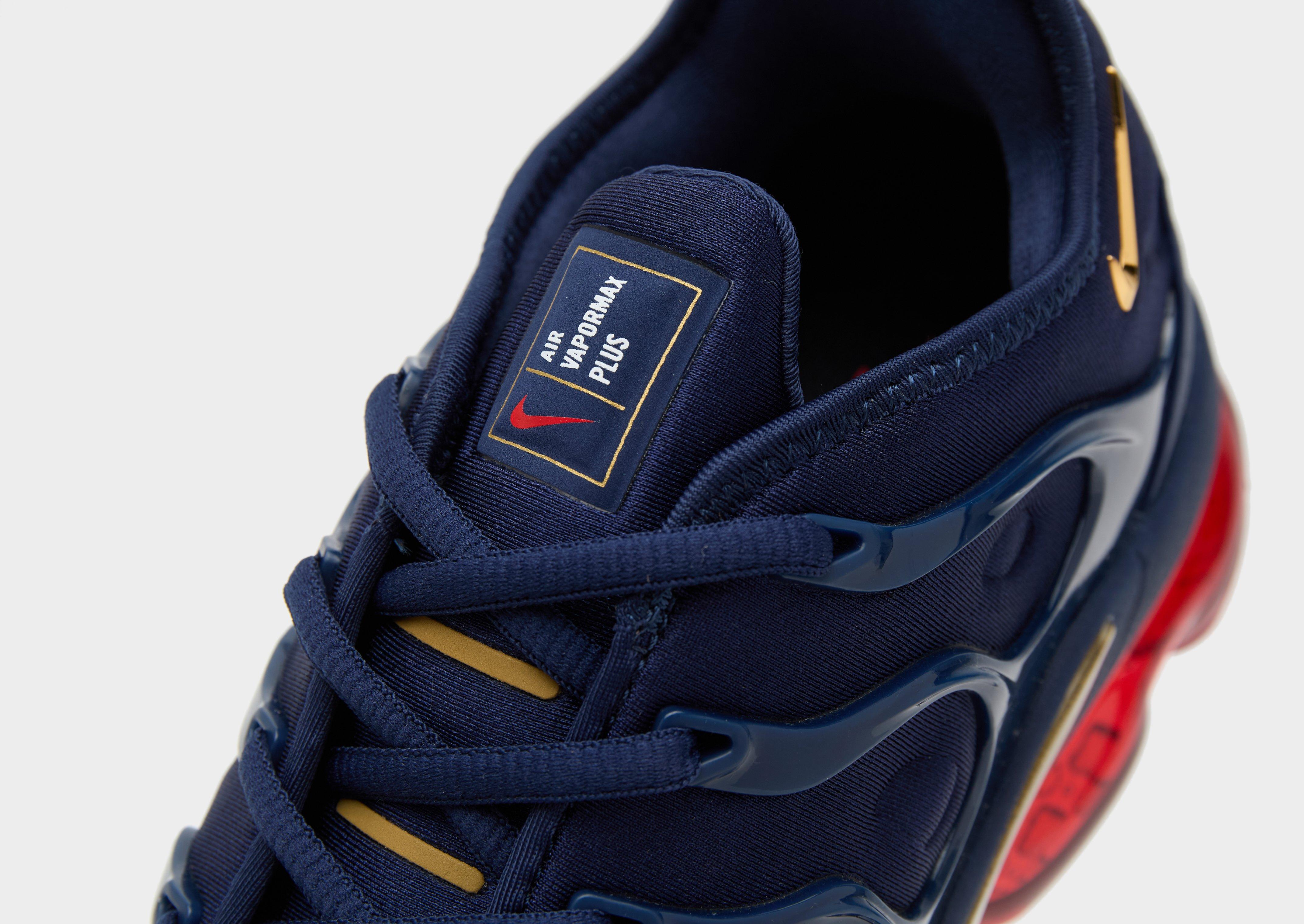 Vapormax plus navy blue sales