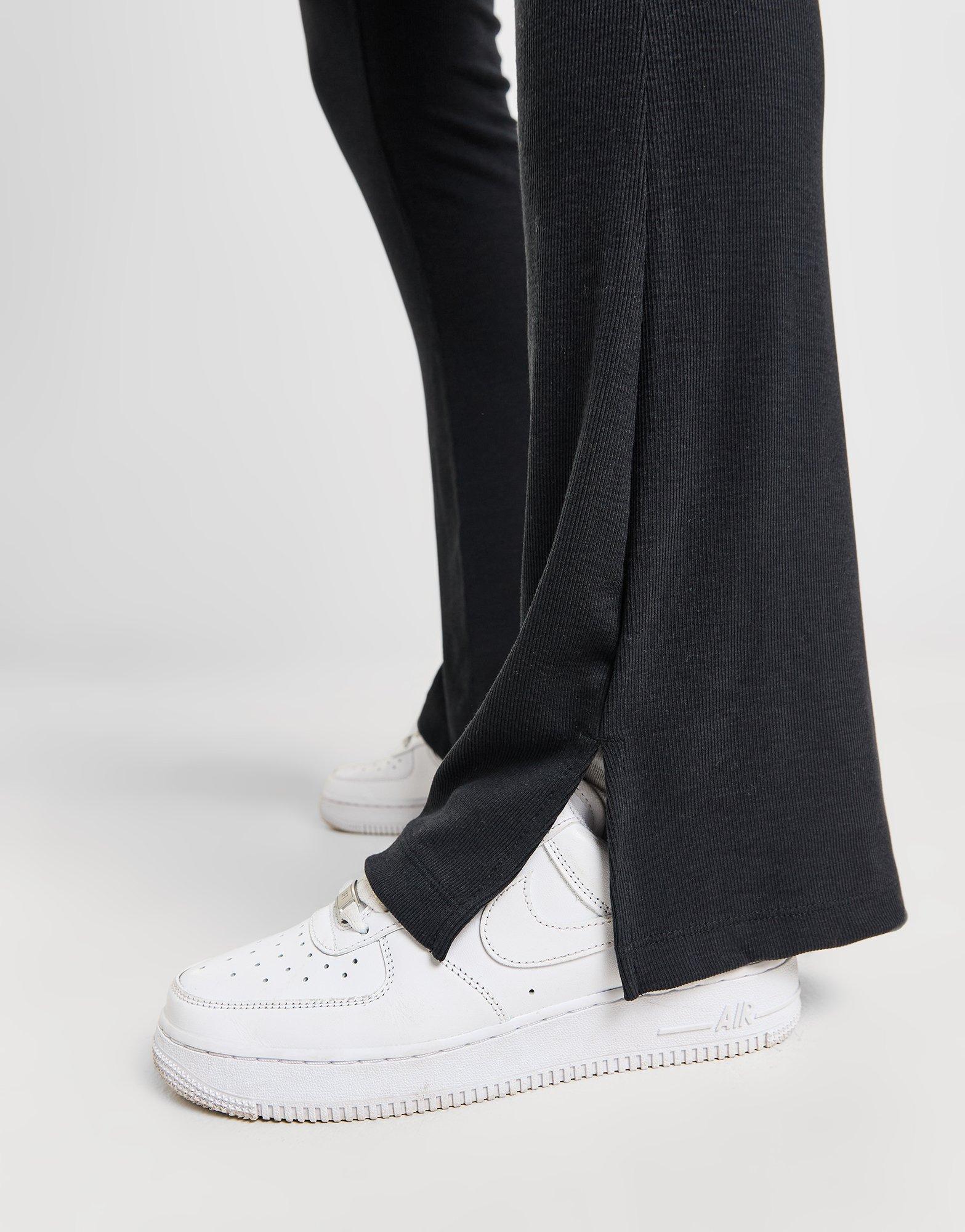 Nike Strakke legging met wijd uitlopende pijpen en mini-rib voor dames Sportswear Chill Knit