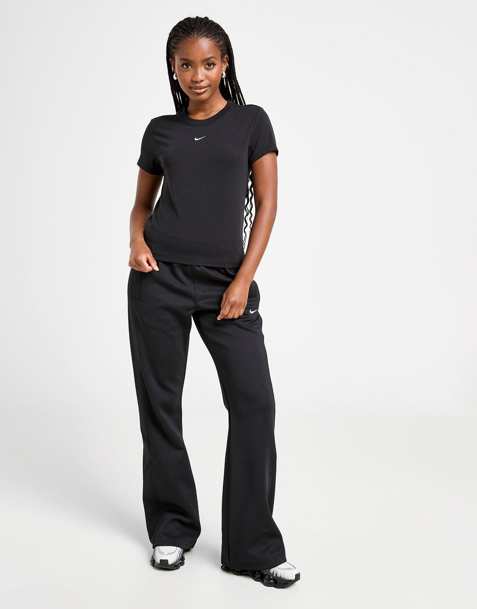 Nike Essential Sportswear Chill Knit T-Shirt