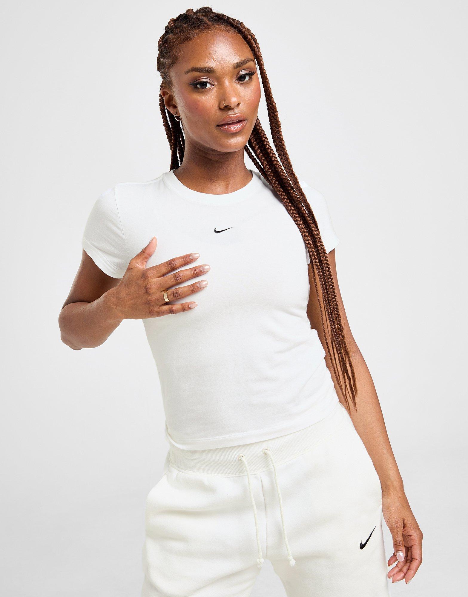 Nike Essential Sportswear Chill Knit T-Shirt