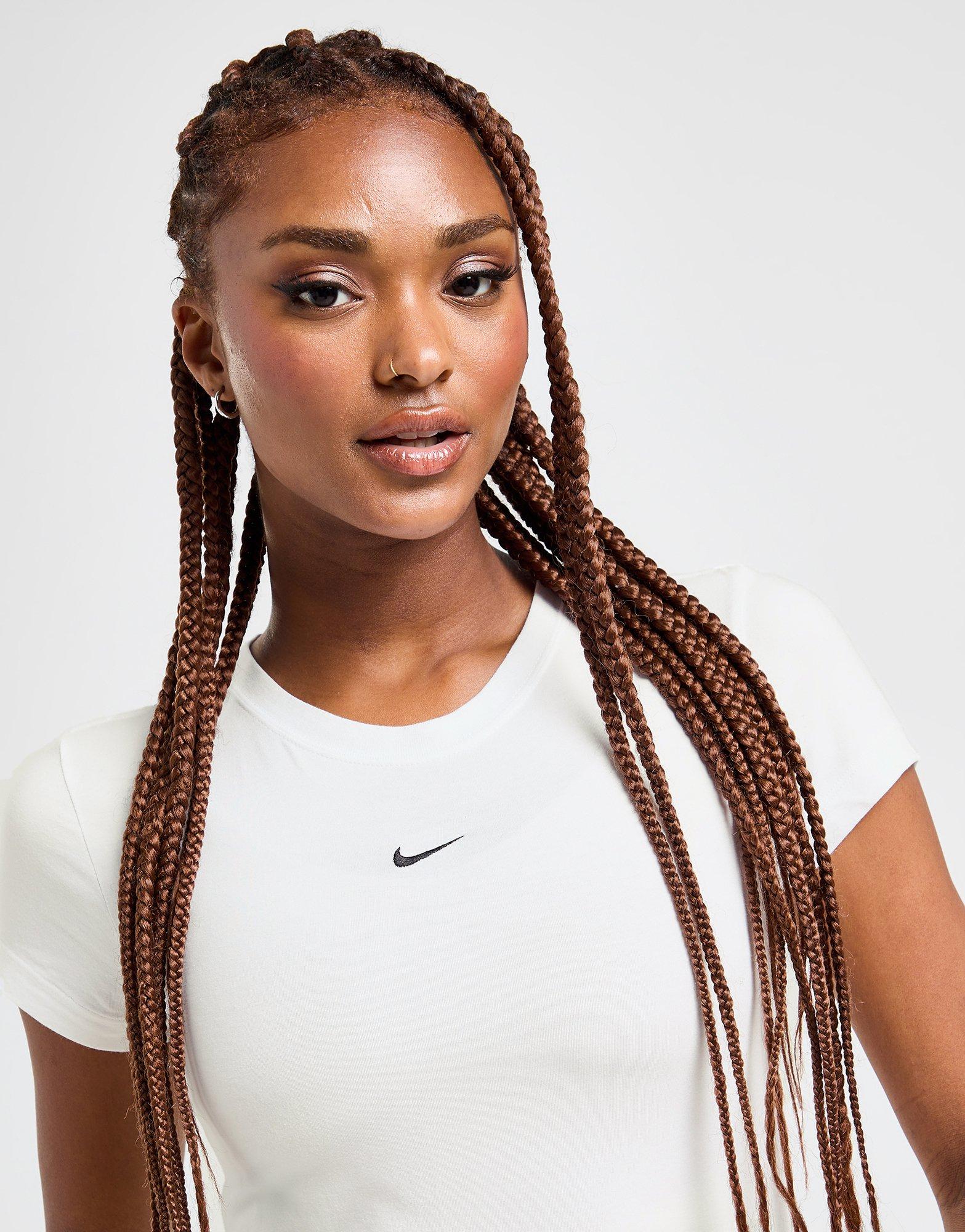 Nike Essential Sportswear Chill Knit T-Shirt