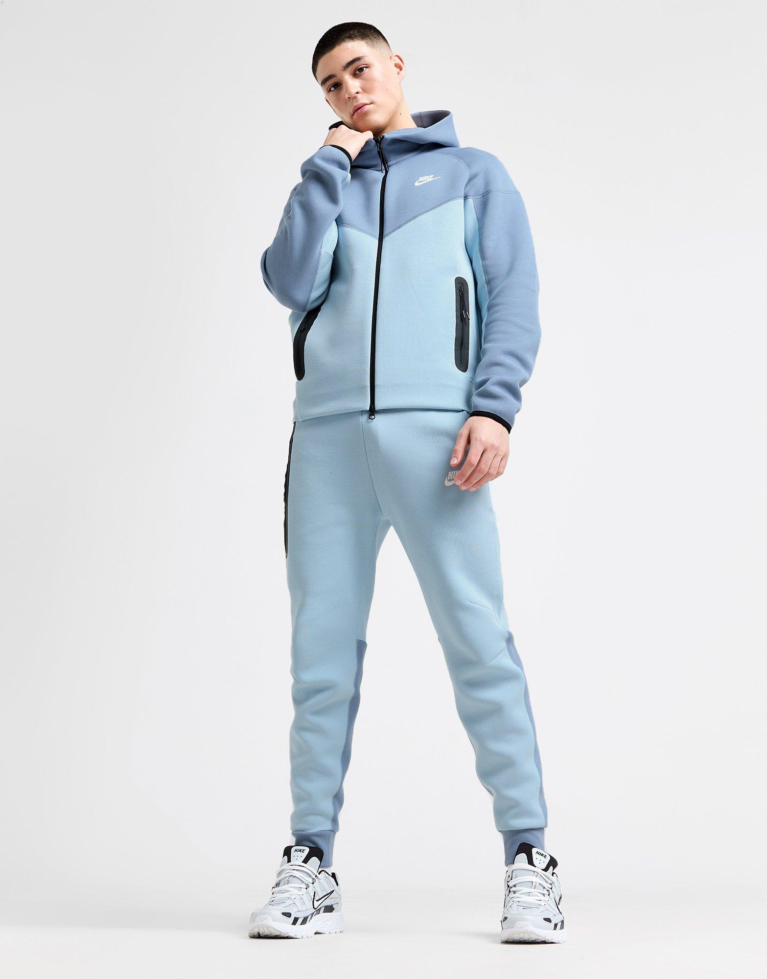 Baby blue nike tech on sale