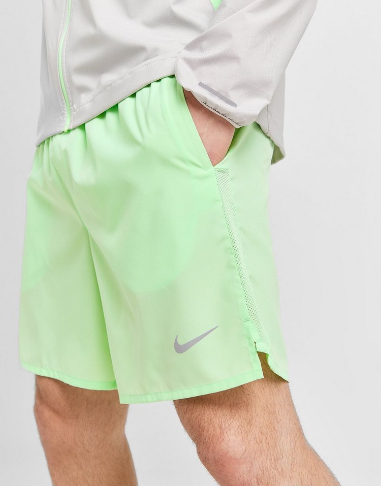 Nike Challenger 7" Shorts