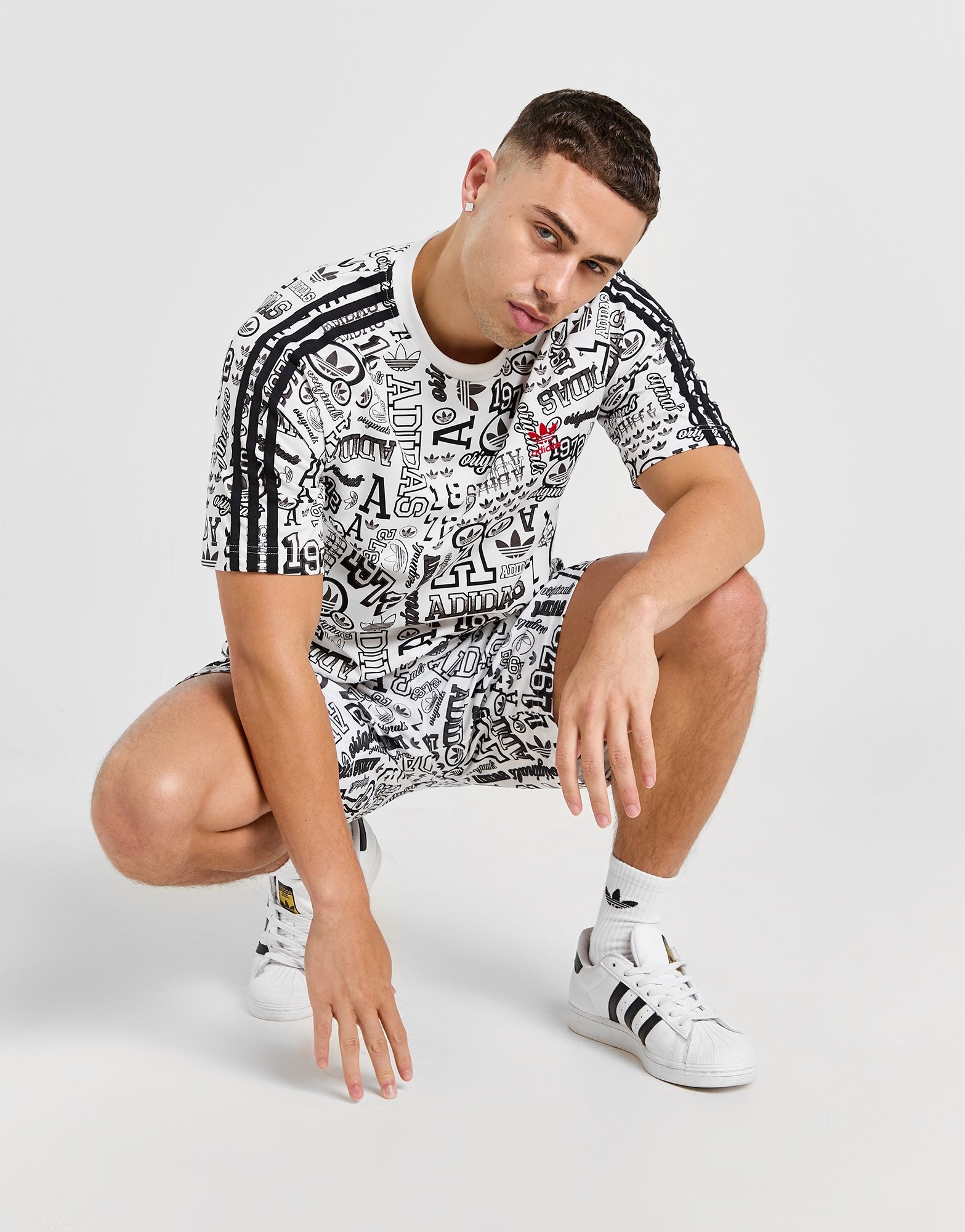 adidas Originals camiseta Sticker All Over Print en Blanco JD Sports Espana