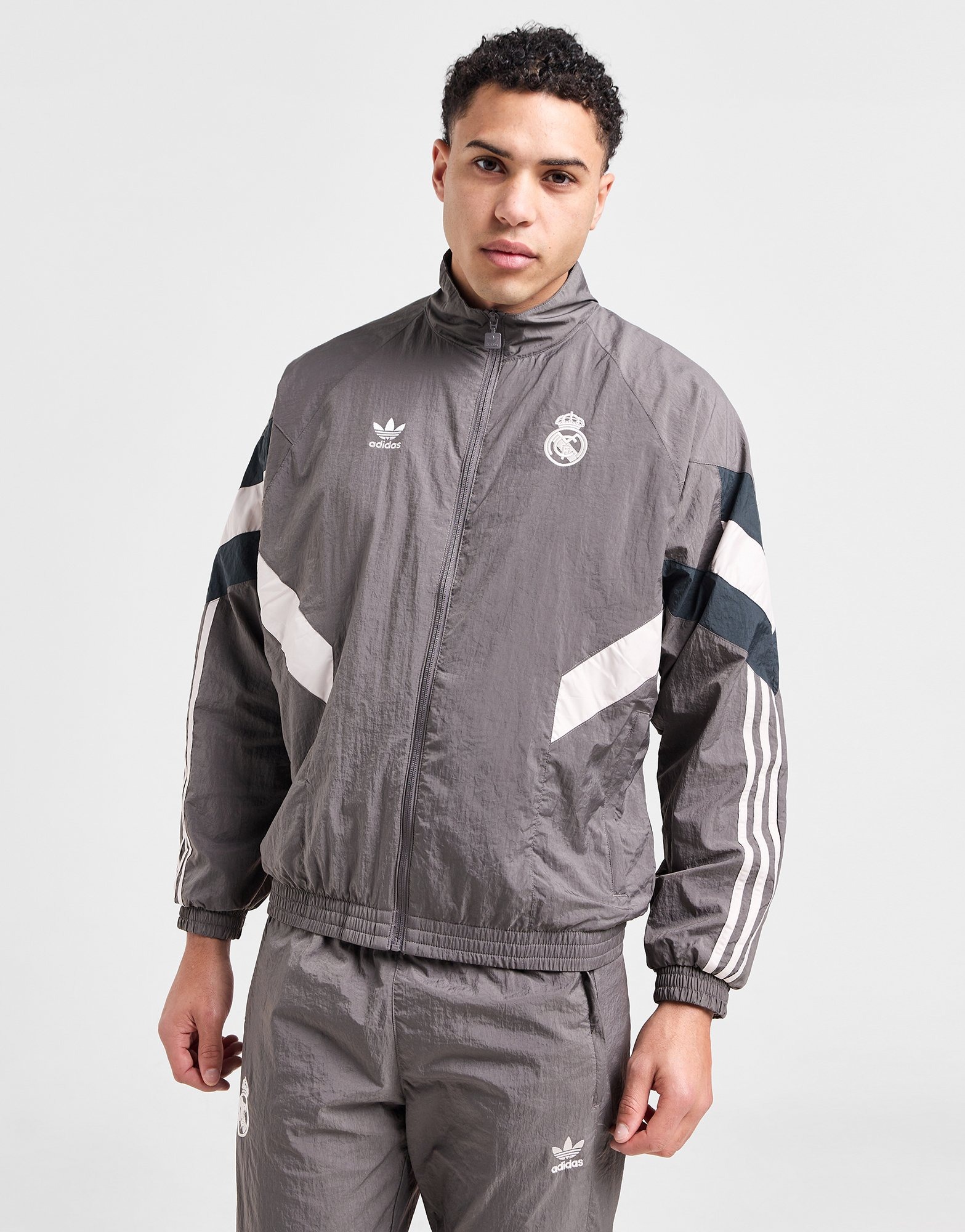 Adidas trefoil track jacket hotsell