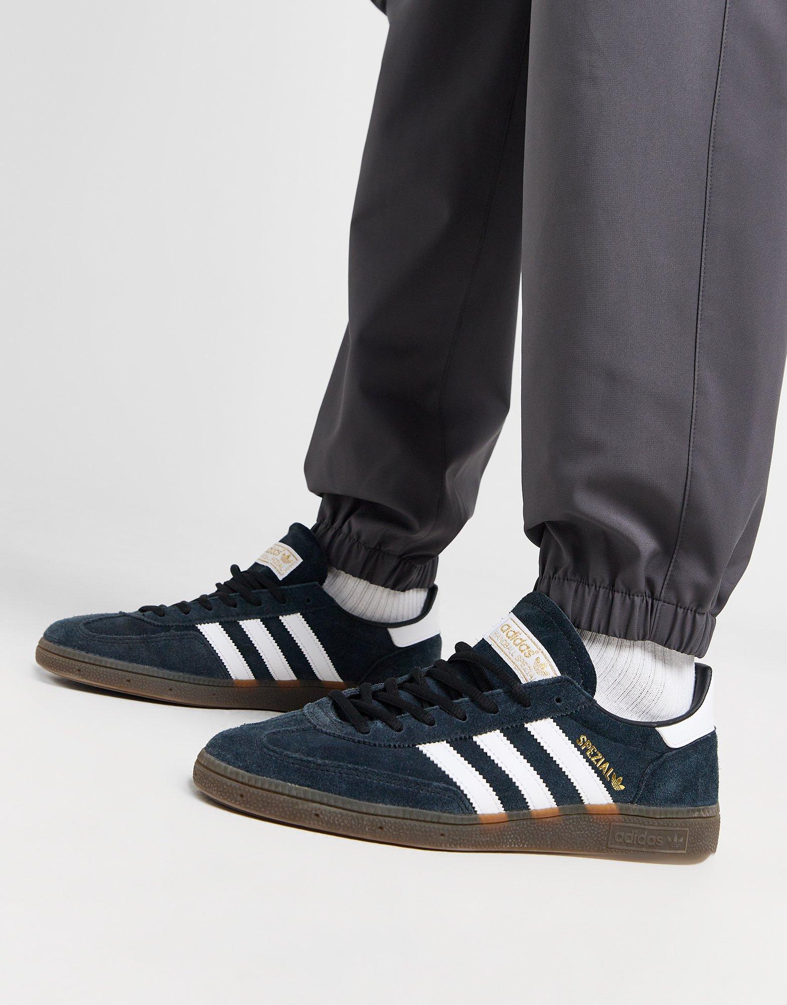 Fred Perry Badge Woven Cargo Pants