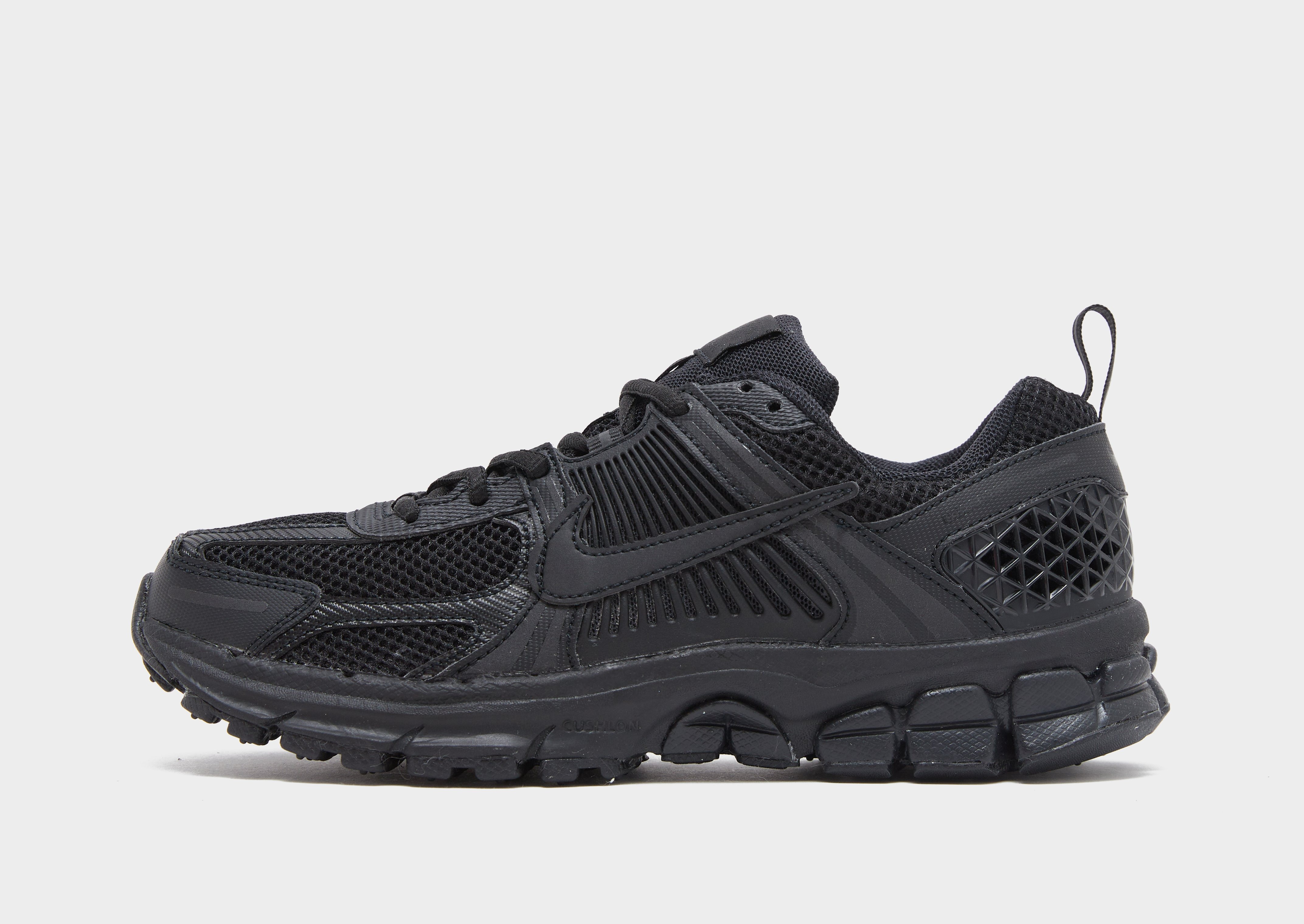 Black and white zooms clearance