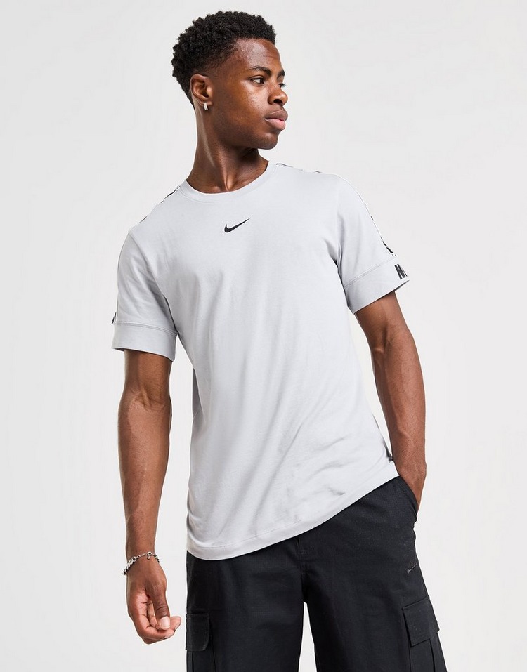 Nike Camiseta Repeat Tape