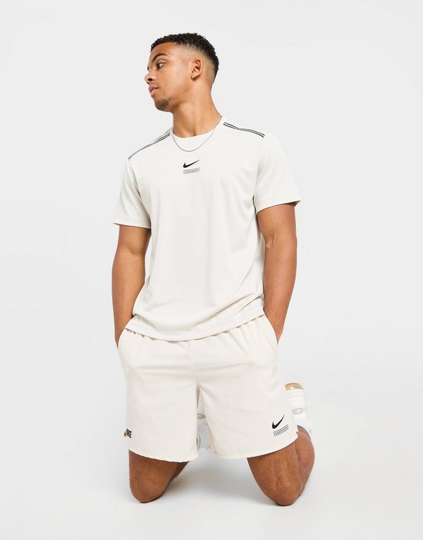 Nike Challenger Graphic Shorts