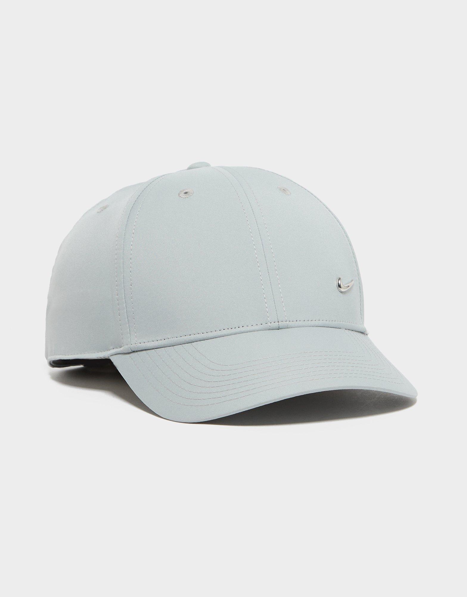 Nike Club Structured Metal Swoosh Cap