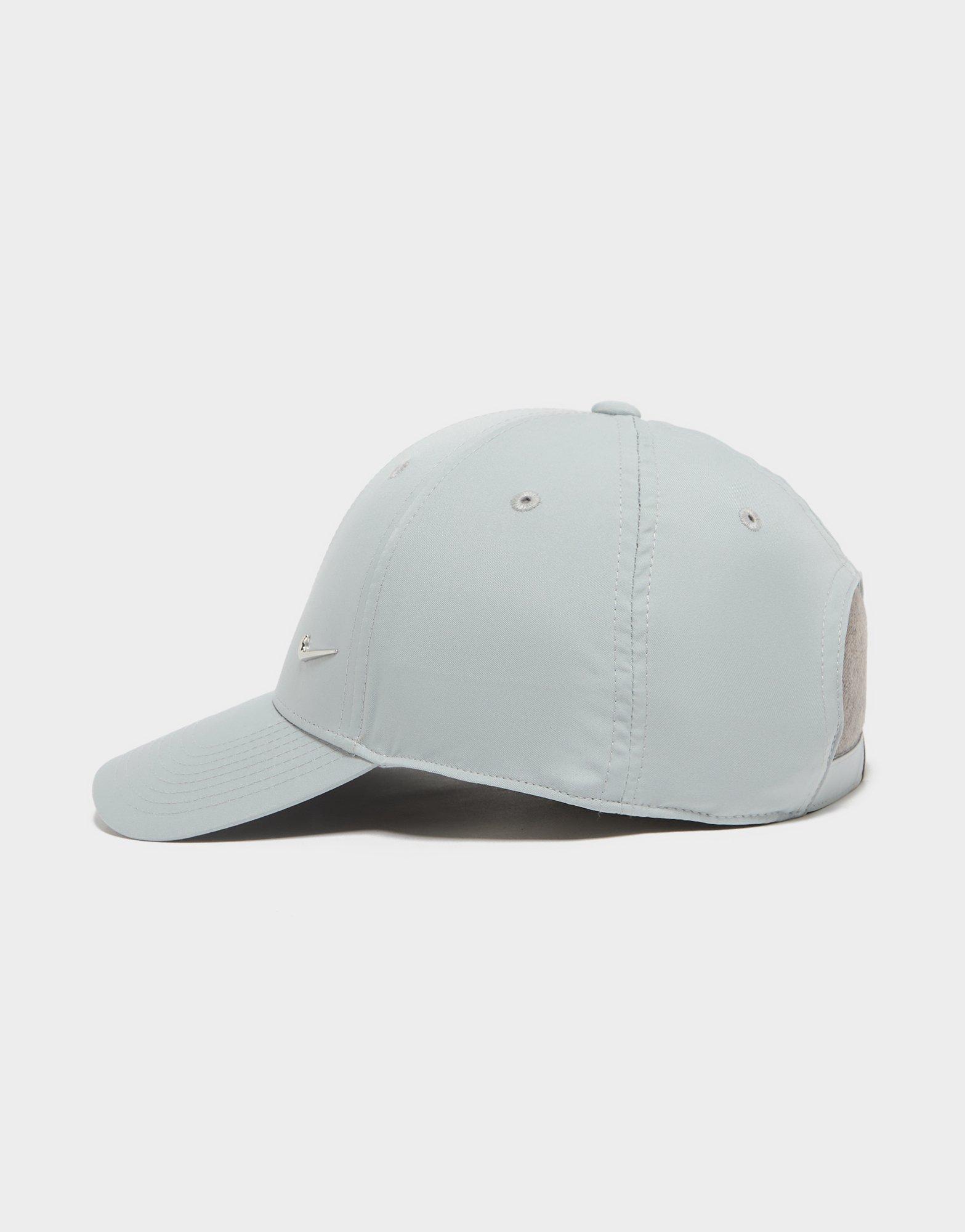 Nike Club Structured Metal Swoosh Cap