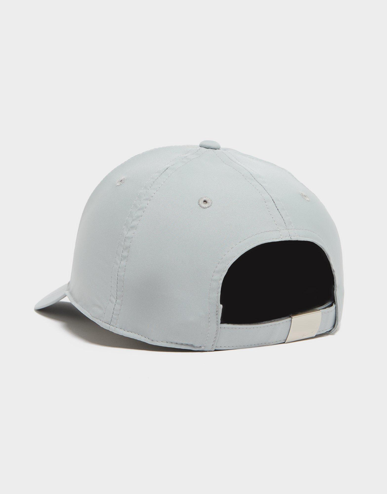Nike Club Structured Metal Swoosh Cap