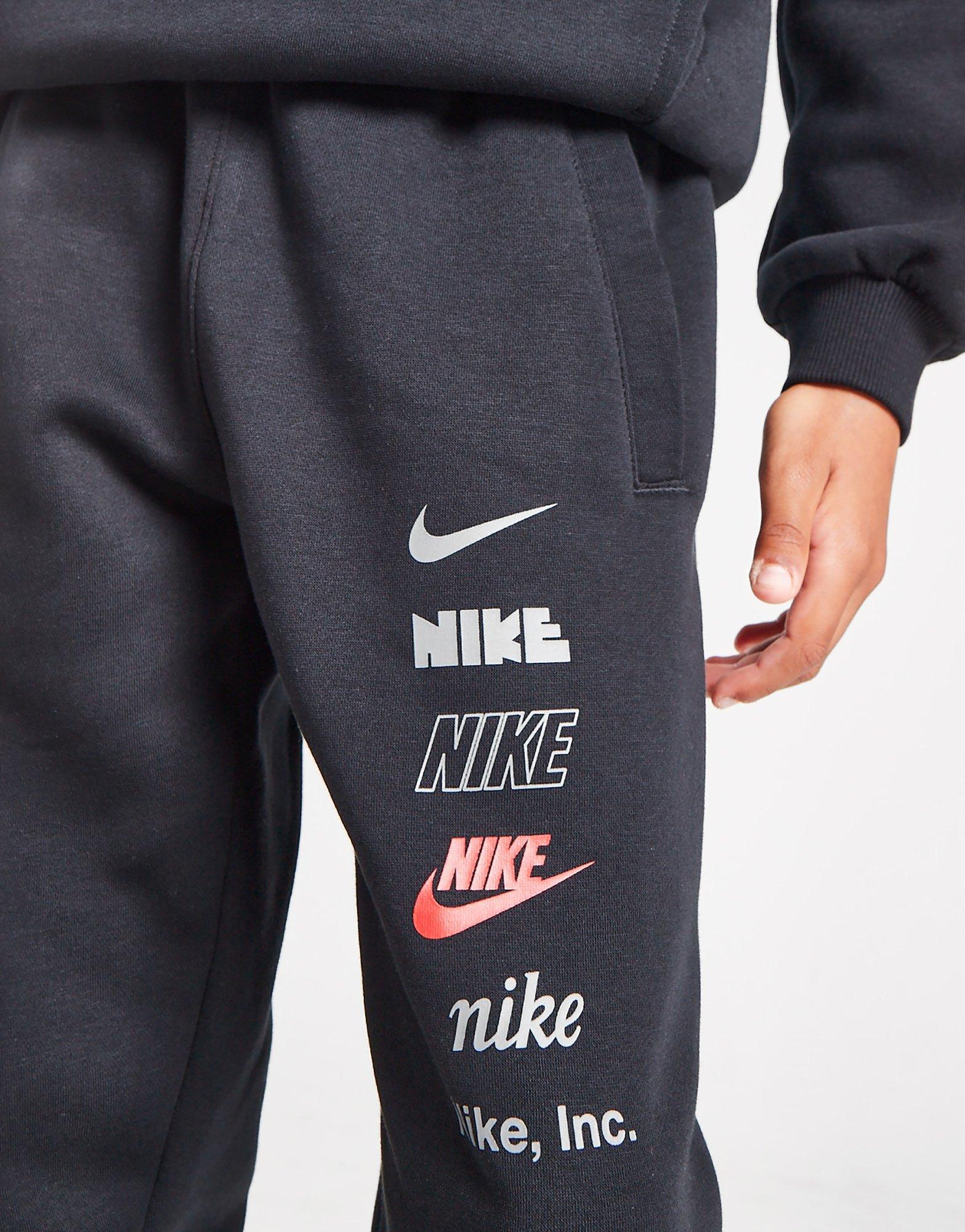 Orders jogging nike logo partout