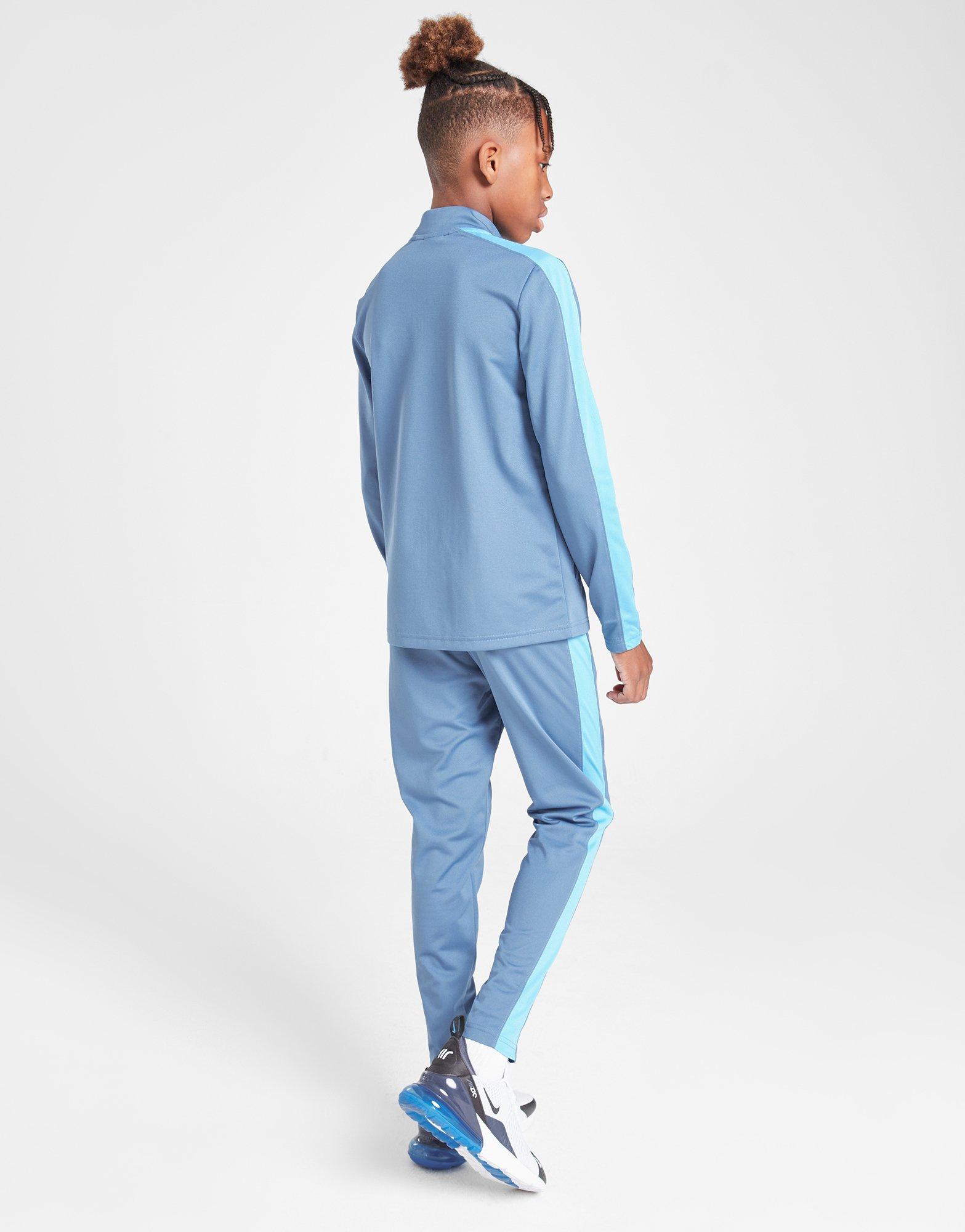 Nike Verryttelyasu Juniorit