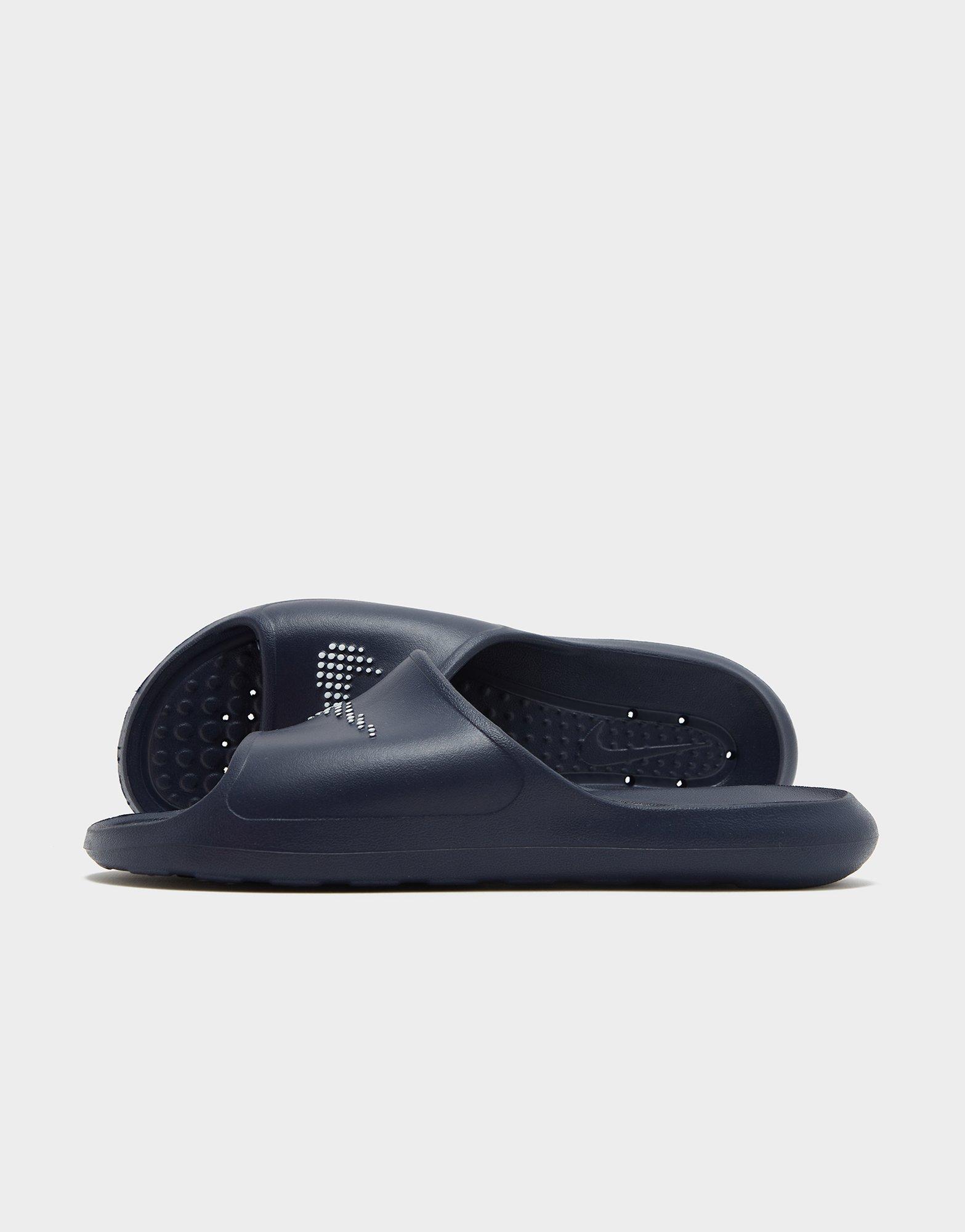 Nike Victori Shower Slides
