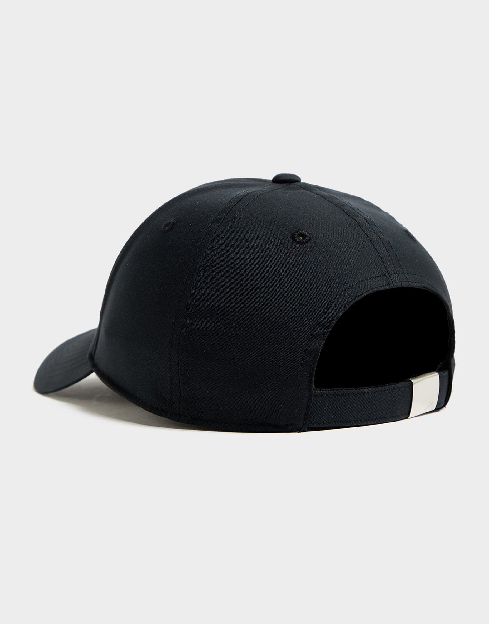 Nike Club Structured Metal Swoosh Cap