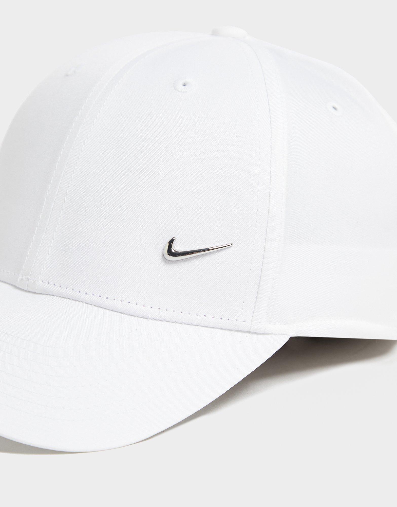 Nike Club Structured Metal Swoosh Cap