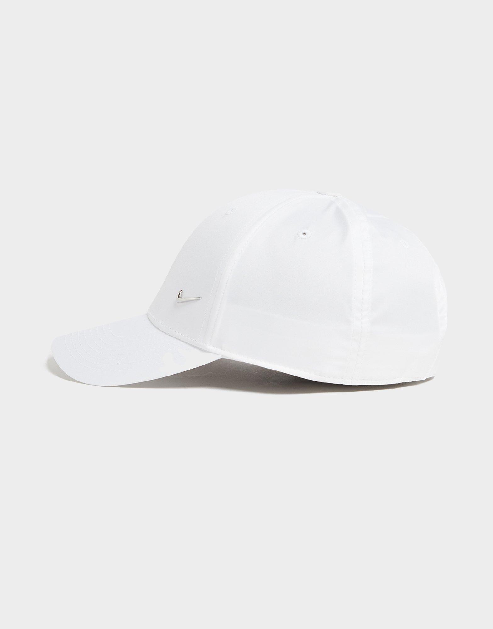 Nike Club Structured Metal Swoosh Cap