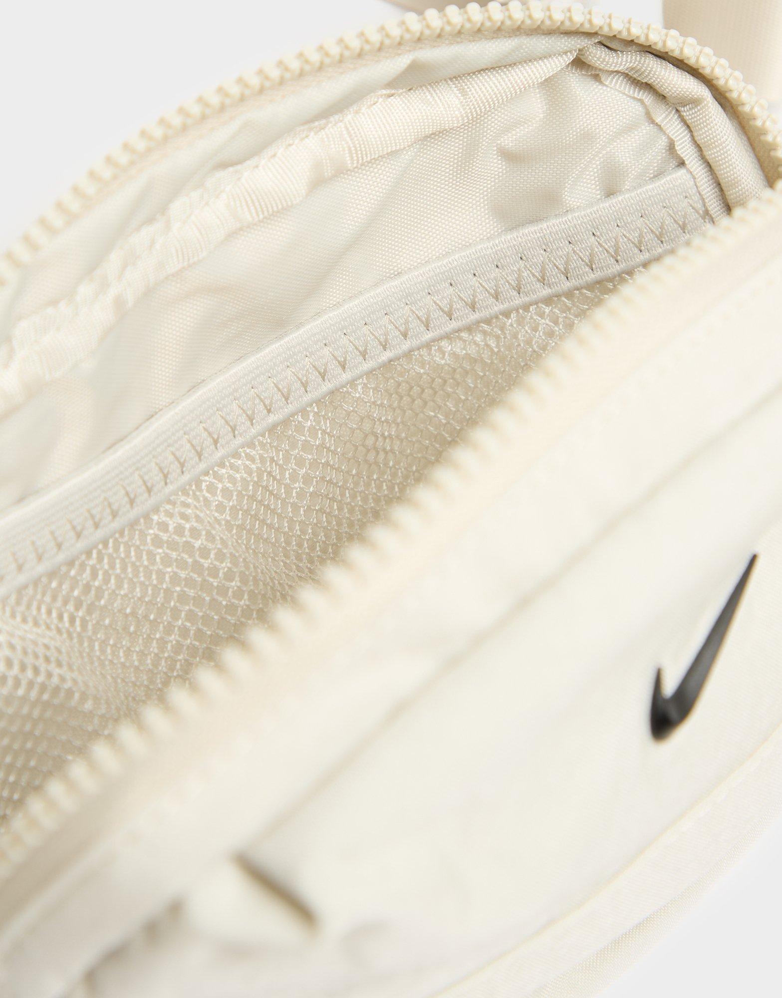 Nike Aura Crossbody Bag