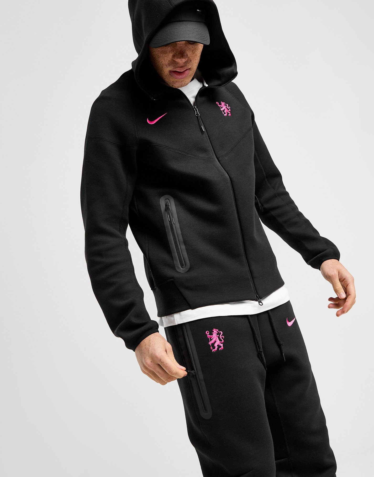 Nike chelsea tech fleece best sale