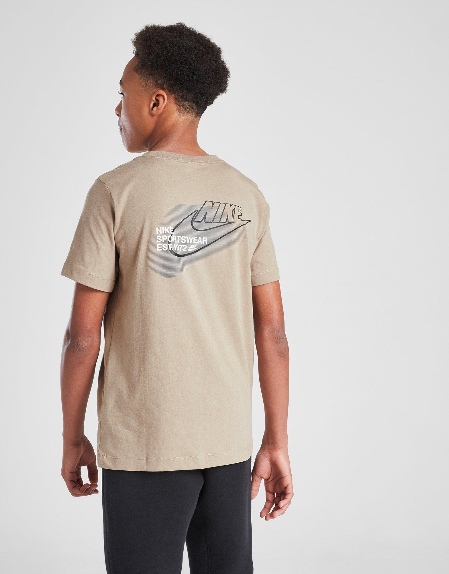 Nike Standard Issue Graphic Logo T-shirt