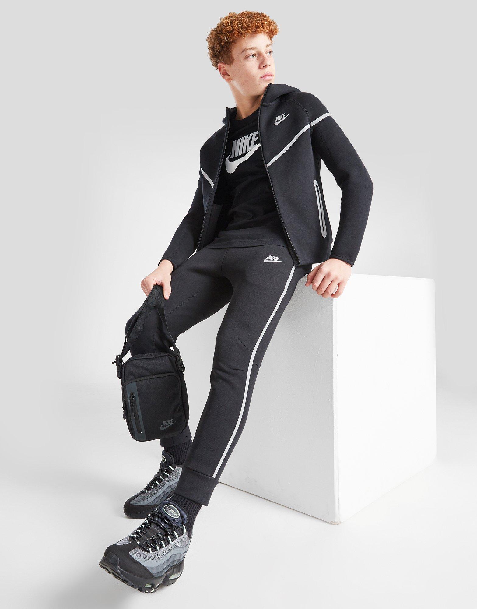 jd nike tech fleece joggers black