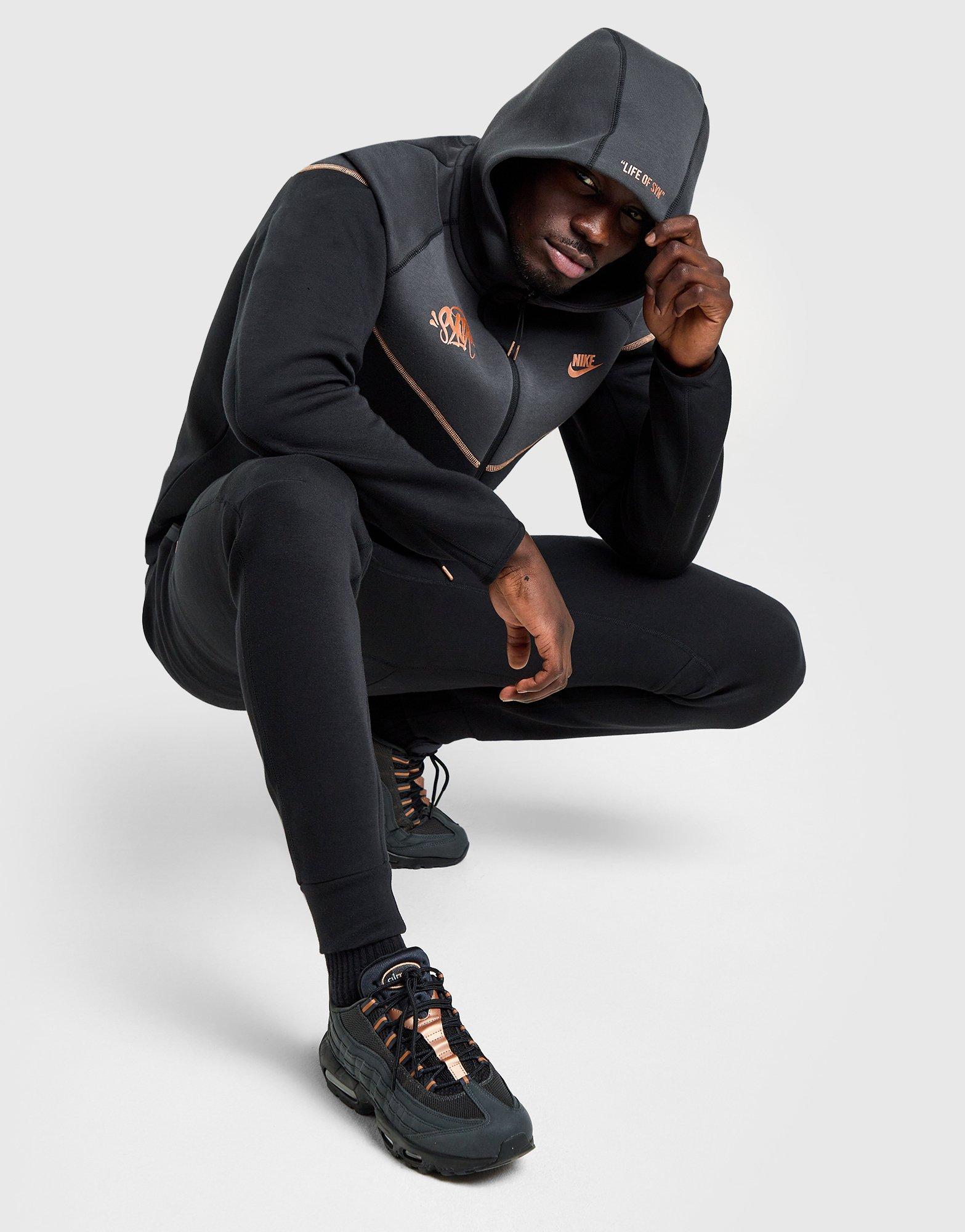 Nike Felpa con Cappuccio Tech Fleece Full Zip Central Cee