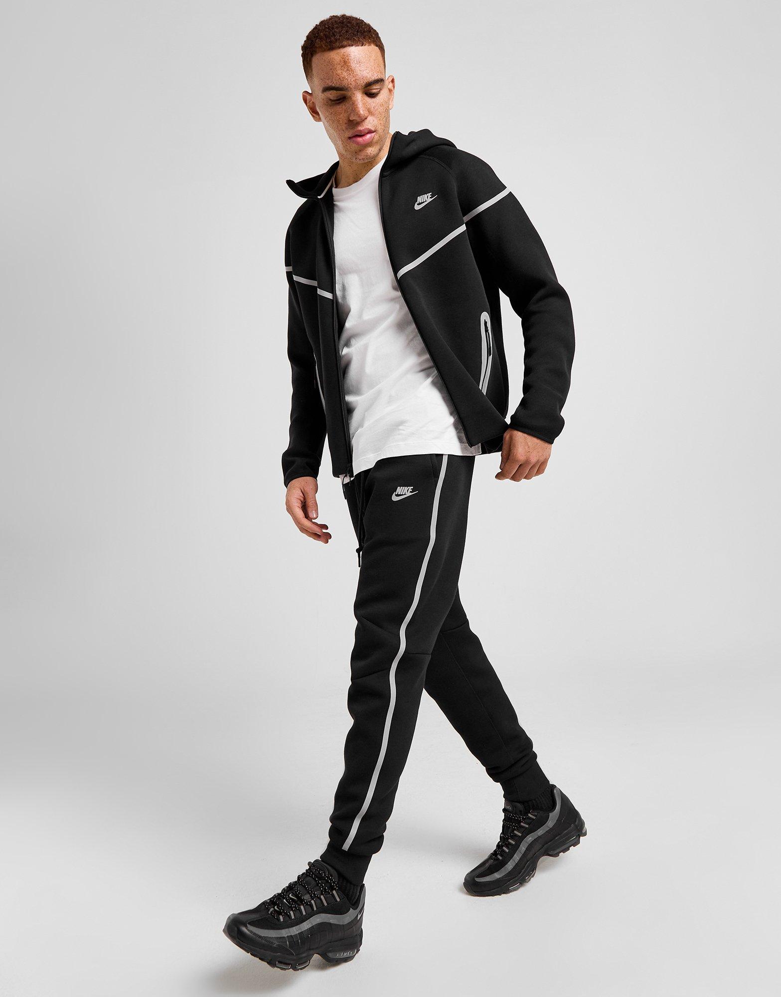 Nike Fleece Jogger mit reflektierenden Details Herren Tech Schwarz JD Sports Osterreich